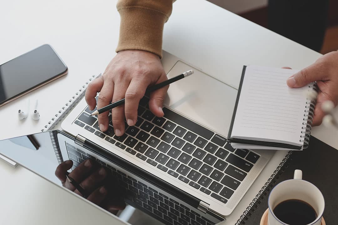 Adviseurs: maak gebruik van de steunmaatregelen, maar kijk ook naar de eigen liquiditeit. - Foto: Canva/Bongkarn Thanyakij