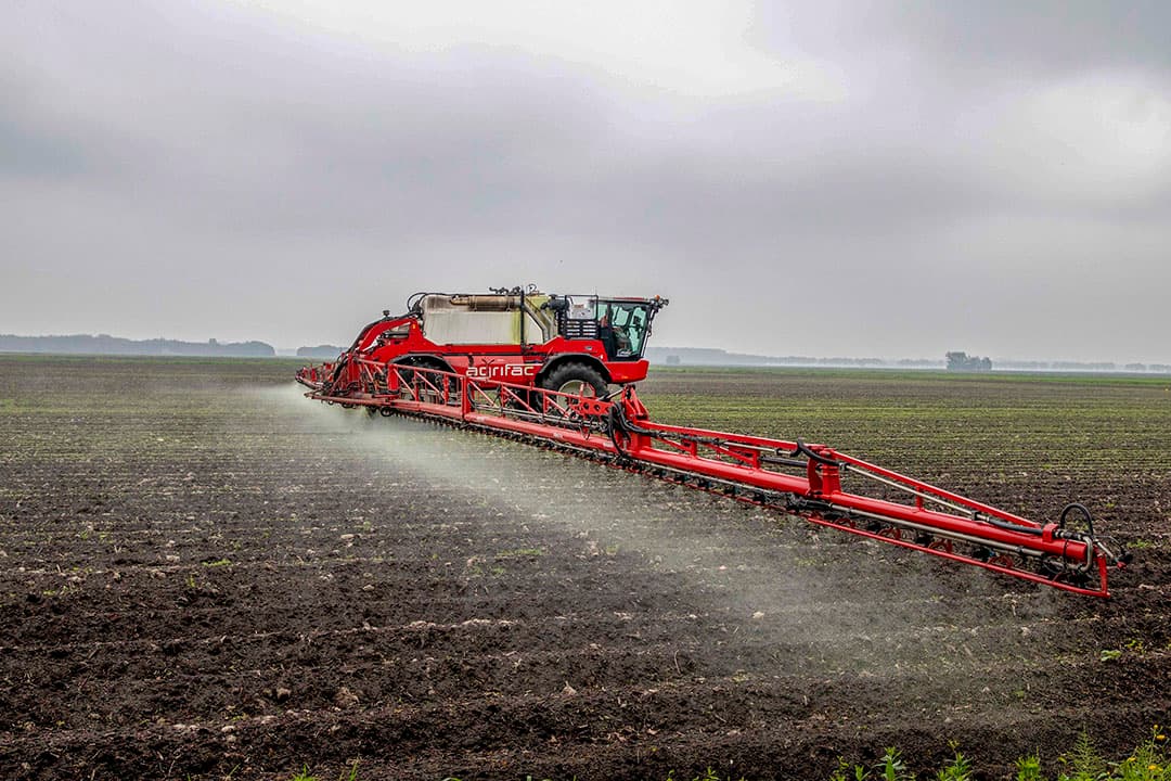 Boeren zouden in de knel kunnen komen met hun licentie voor gewasbescherming. Foto: Koos van der Spek
