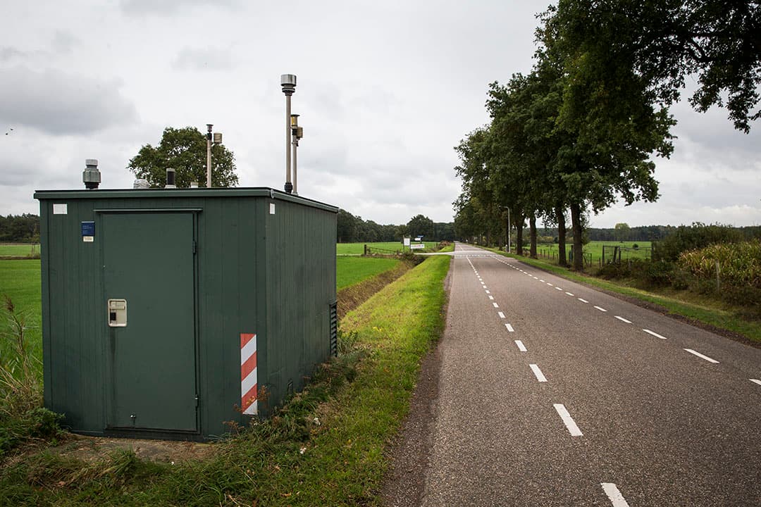 Meetstation van het Rijksinstituut voor Volksgezondheid en Milieu (RIVM). Het meetstation maakt deel uit van het Landelijk Meetnet Luchtkwaliteit, dat onder meer stikstofdioxide meet, afkomstig van wegverkeer en industrie. - Foto: ANP