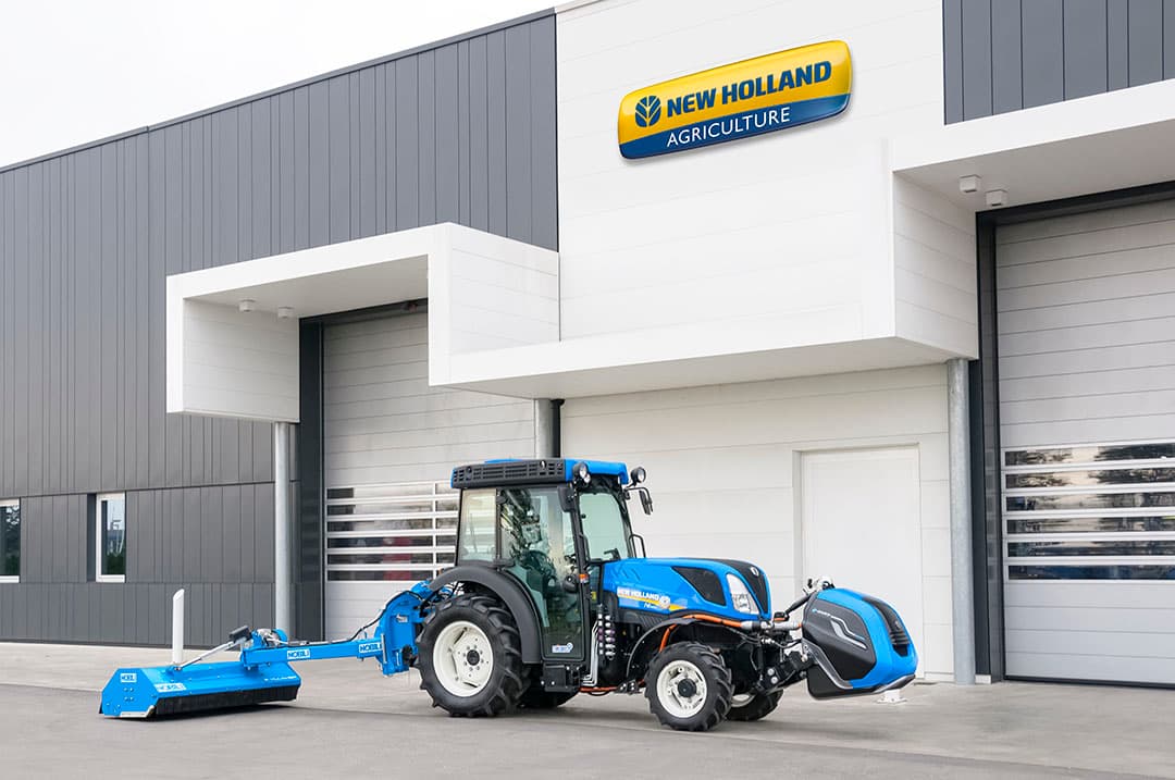 De externe generator in de fronthef wekt stroom op om deze volledig elektrische klepelmaaier aan te drijven. - Foto's: New Holland