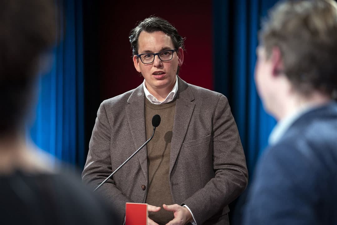 Pieter Grinwis (ChristenUnie):  De positie van de boer in de keten moet beter. Als de consument ¬  1,30 voor een kilo aardappelen betaalt, kan je de boer niet afschepen met 8 cent".