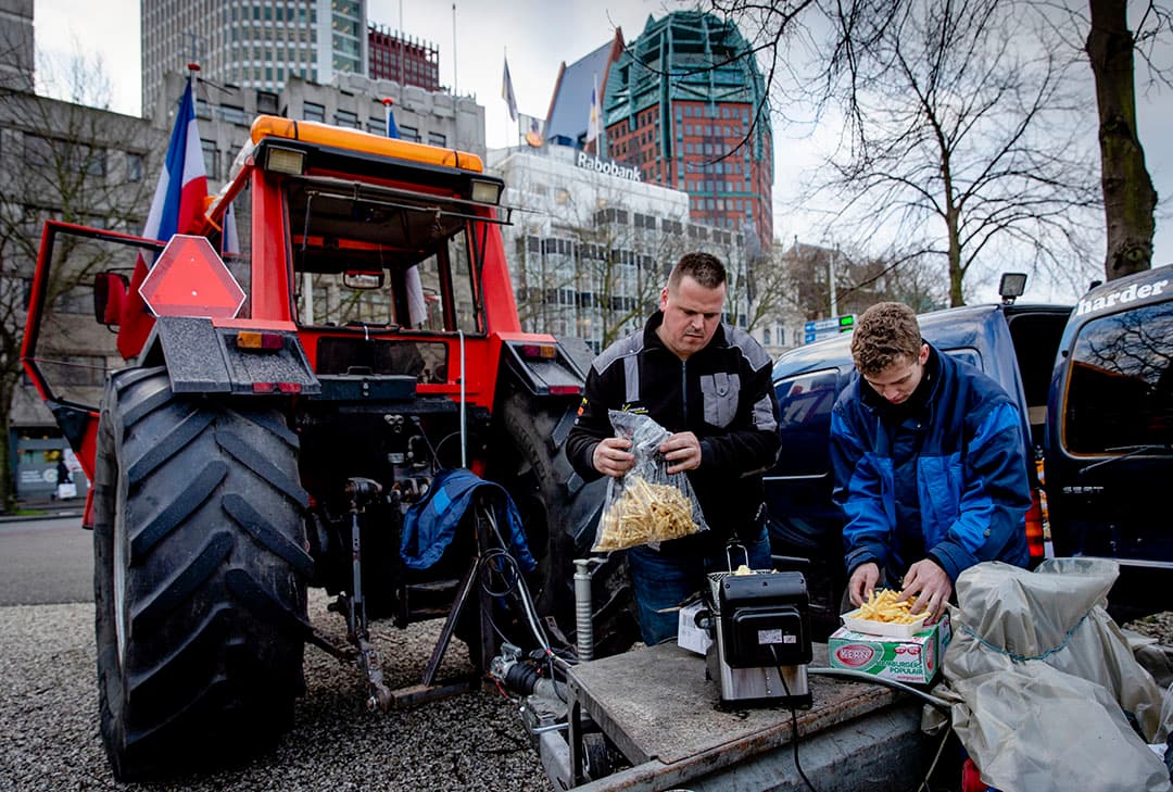 Boeren verzamelen op de Koekamp in Den Haag. - Foto: ANP