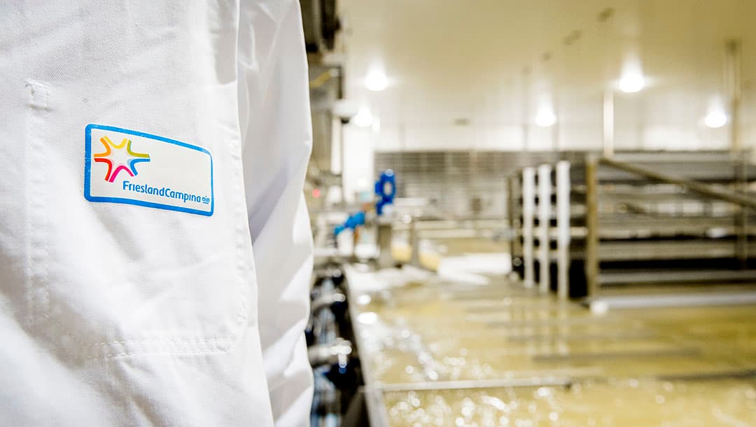WORKUM - De kaasfabriek van FrieslandCampina in Workum. ANP XTRA KOEN VAN WEEL