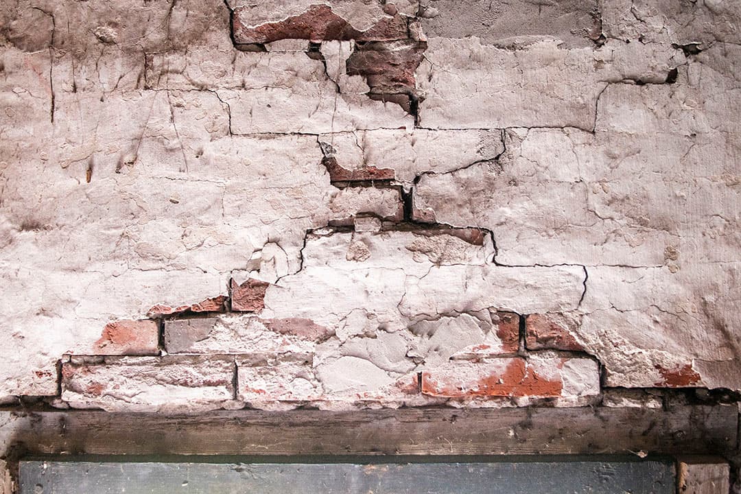 Aardbevingsschade aan een boerderij in Groningen. - Foto: ANP