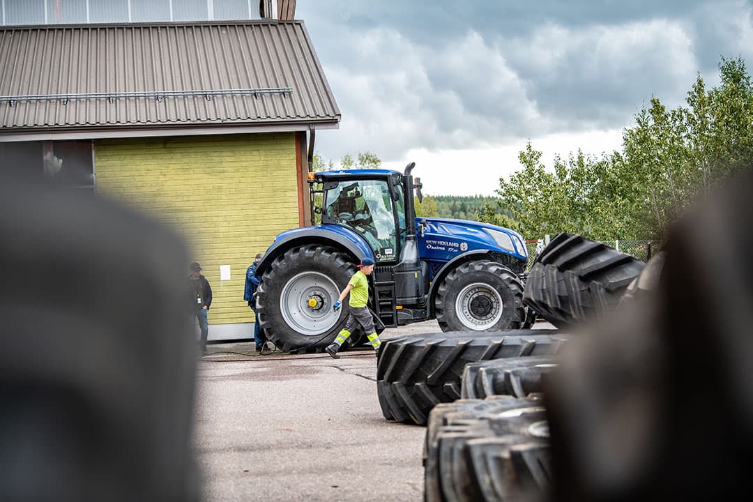 Getest: de Michelin EvoBib-trekkerband en vergeleken met de standaard MachXBib-band. De resultaten zijn verbluffend. Binnenkort meer in Trekker-magazine.
