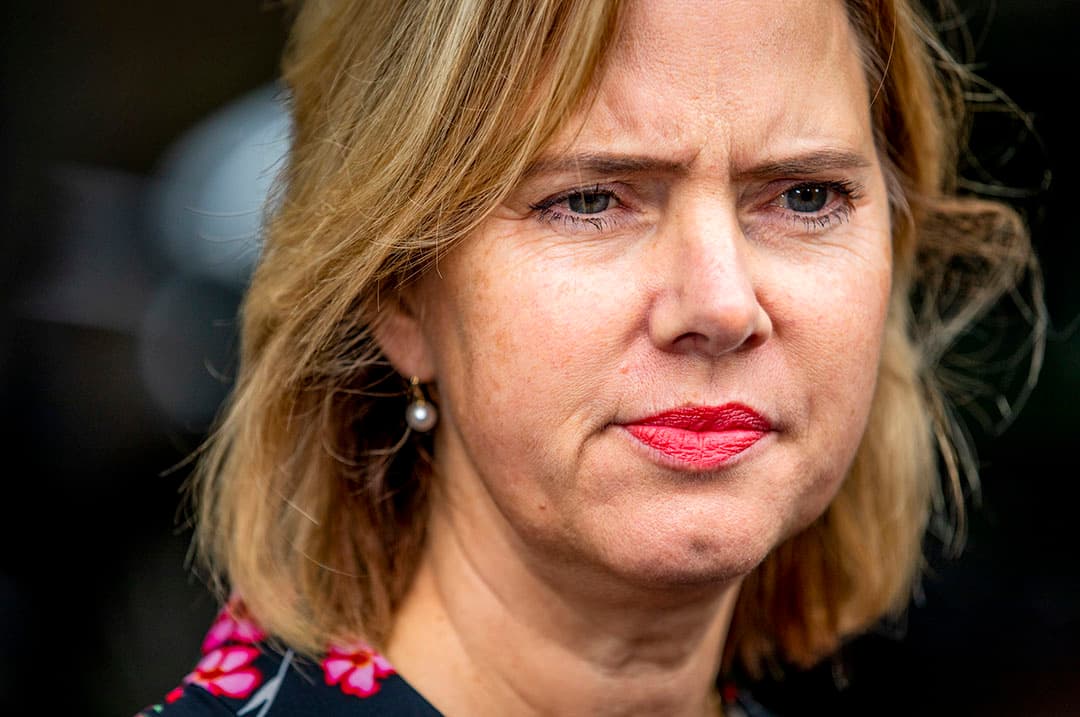 DEN HAAG - Cora van Nieuwenhuizen, minister van Infrastructuur en Waterstaat, komt aan op het Binnenhof voor de wekelijke ministerraad. ANP REMKO DE WAAL