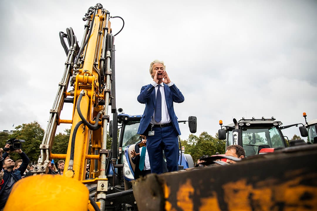 Geert Wilders klom op een trekker tijdens het protest op 1 oktober op het Malieveld. - Foto: ANP