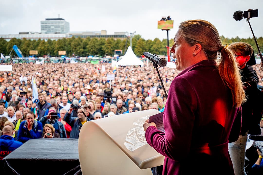 DEN HAAG - Minister Carola Schouten van Landbouw, Natuur en Voedselkwaliteit, spreekt op het malieveld tijdens het landelijk boerenprotest, onder de naam #Agractie. De betogers vinden dat de agrarische sector te veel maatschappelijke problemen op zijn bordje krijgt, van fosfaat- en stikstofreductie tot klimaatbeleid en dierenwelzijn. ANP SEM VAN DER WAL