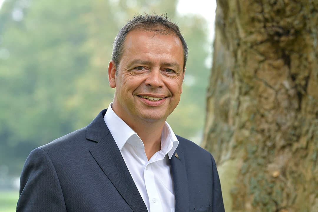 Jack van der Hoek:  Afzet in de regio biedt perspectief voor een groep boeren en tuinders.  - Foto: Cor Salverius Fotografie