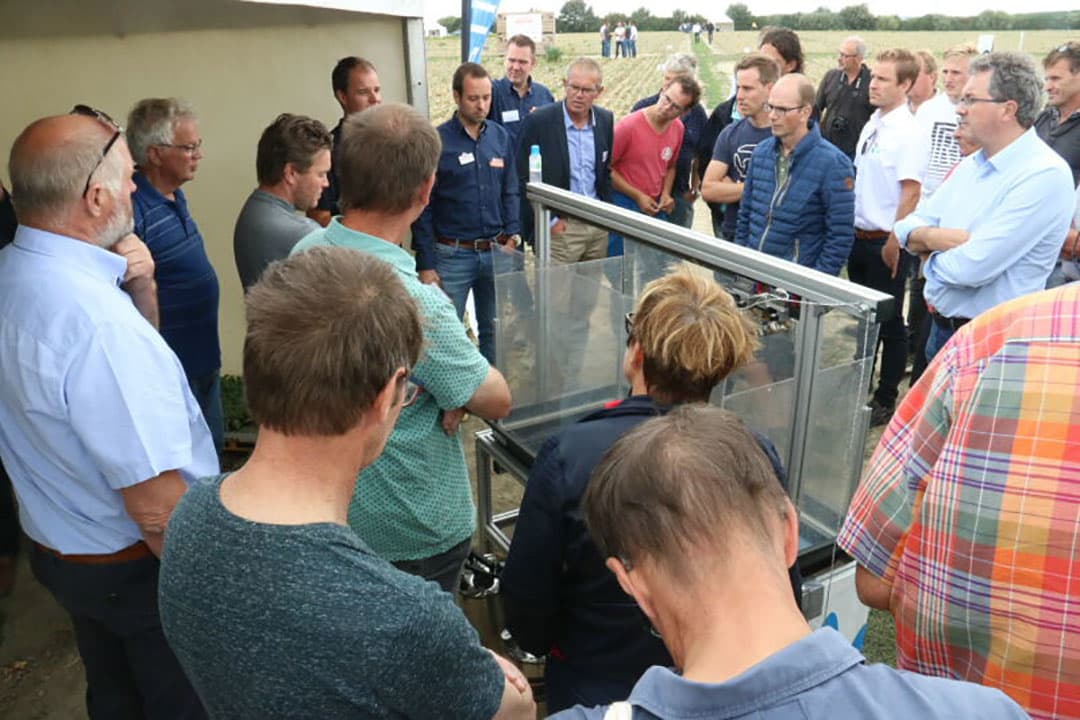 Naast alle proeven zijn ook rassendemo s van de zaadbedrijven op de landelijke uiendag in Colijnsplaat een belangrijke bron van informatie. - Foto's: Anton Dingemanse