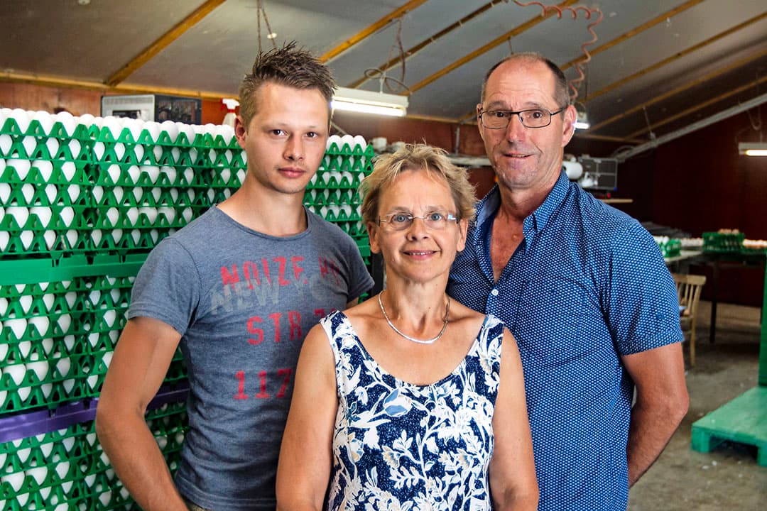 Olaf (26), Hendrieëtte (53) en Siem (55) Bouma in Bergentheim (Ov.).