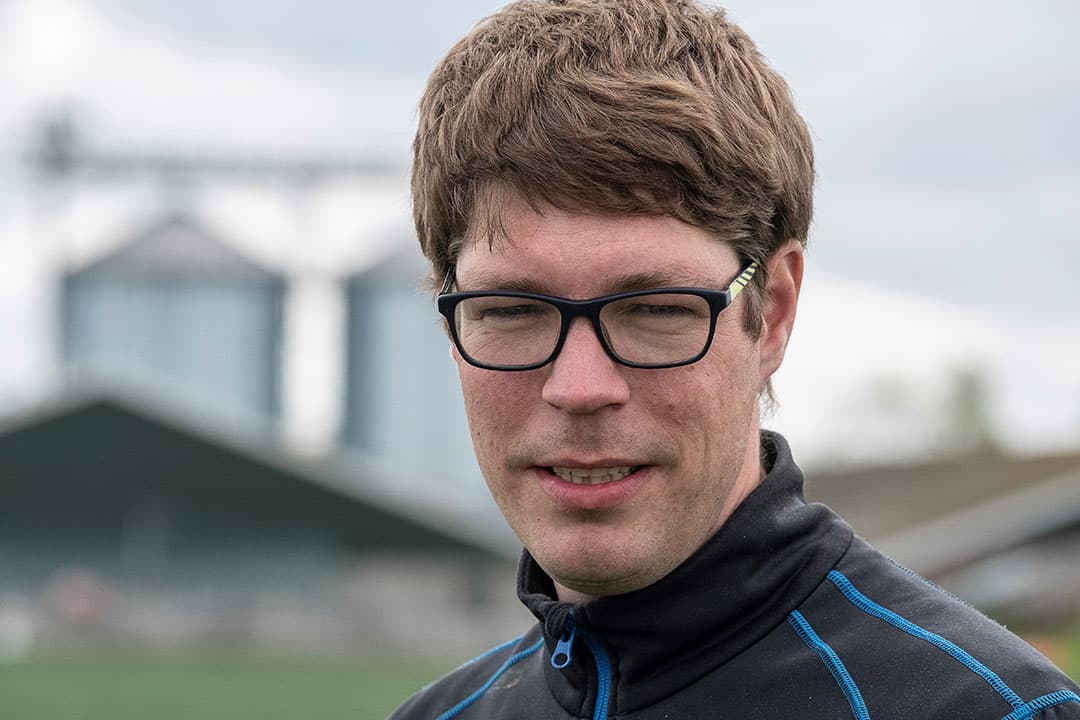 Pieter van der Burg (35) heeft in Oostwold (Gr.) een bedrijf met 70.000 Goed Nest-vleeskuikens