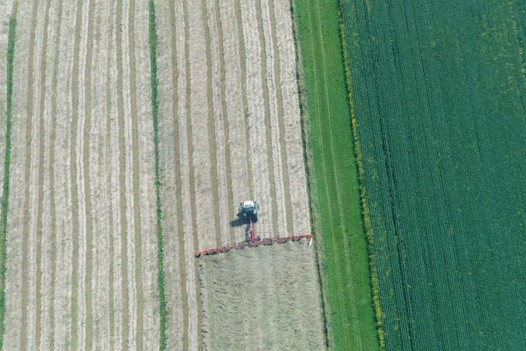 Van dichtbij zien we de breedte van de roterende schudder met 16 elementen.