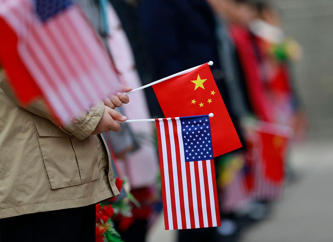 epa06316848 A picture released by Xinhua News Agency shows Children holding US and China national flags before a welcome ceremony for US President Donald J. Trump at the Great Hall of the People in Beijing, China, 09 November 2017. US President Donald J. Trump is in China for a state visit from 08 to 10 November as part of his 12-day tour of Asia.  EPA/XINHUA   EDITORIAL USE ONLY/NO SALES