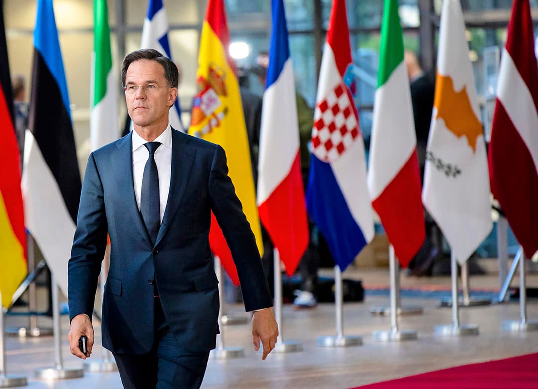 De ervaring van premier Rutte is een kracht voor Nederland in Brussel, maar ook een zwakte, aldus het rapport.