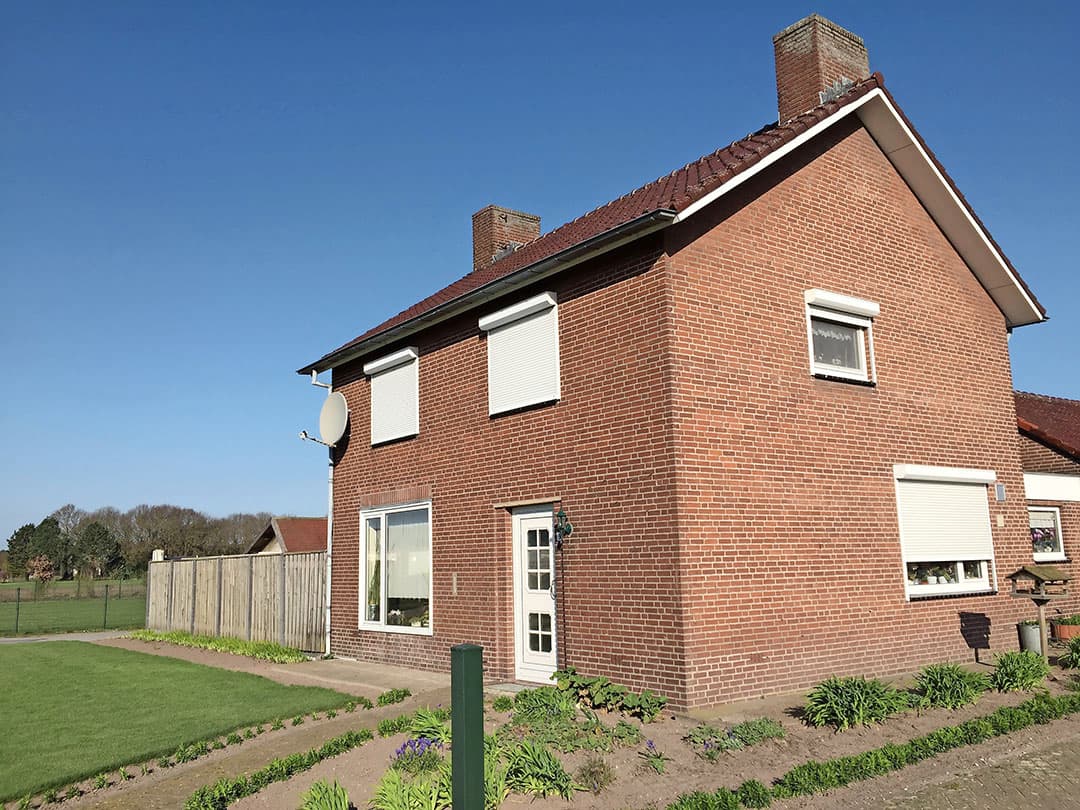 Stal 1 telt 396 kraamhokken met Nooyen-balansvloer. Ook is er in die stal een dragende zeugenstal. - Foto: Adriaan van den Heuvel makelaars en adviseurs