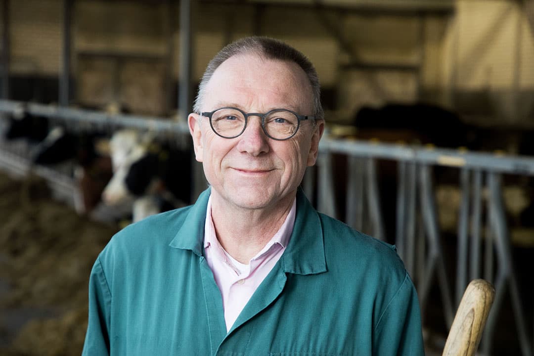 Gerrit Hooijer (65) is hoofd herkauwersgezondheidszorg aan de faculteit diergeneeskunde in Utrecht. Vanuit die functie is Hooijer sinds november 2017 voorzitter van het Hoofcare Expertise Centre (HEC). - Foto: Herbert Wiggerman