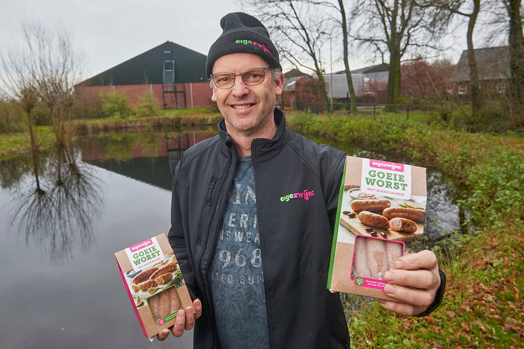 Wilbert Egelmeers in Wanroy (N.-Br.) is één van de vijf varkenshouders die via Eigezwijns varkensworst verkoopt met nadrukkelijke kringloopgedachte.