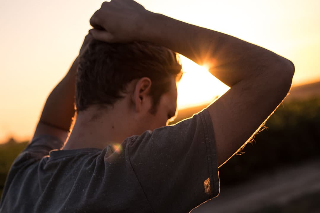 Rond blijven lopen met zorgen zonder erover te praten, verhoogt de kans op chronische stress waardoor lekker werken steeds moeilijker gaat.