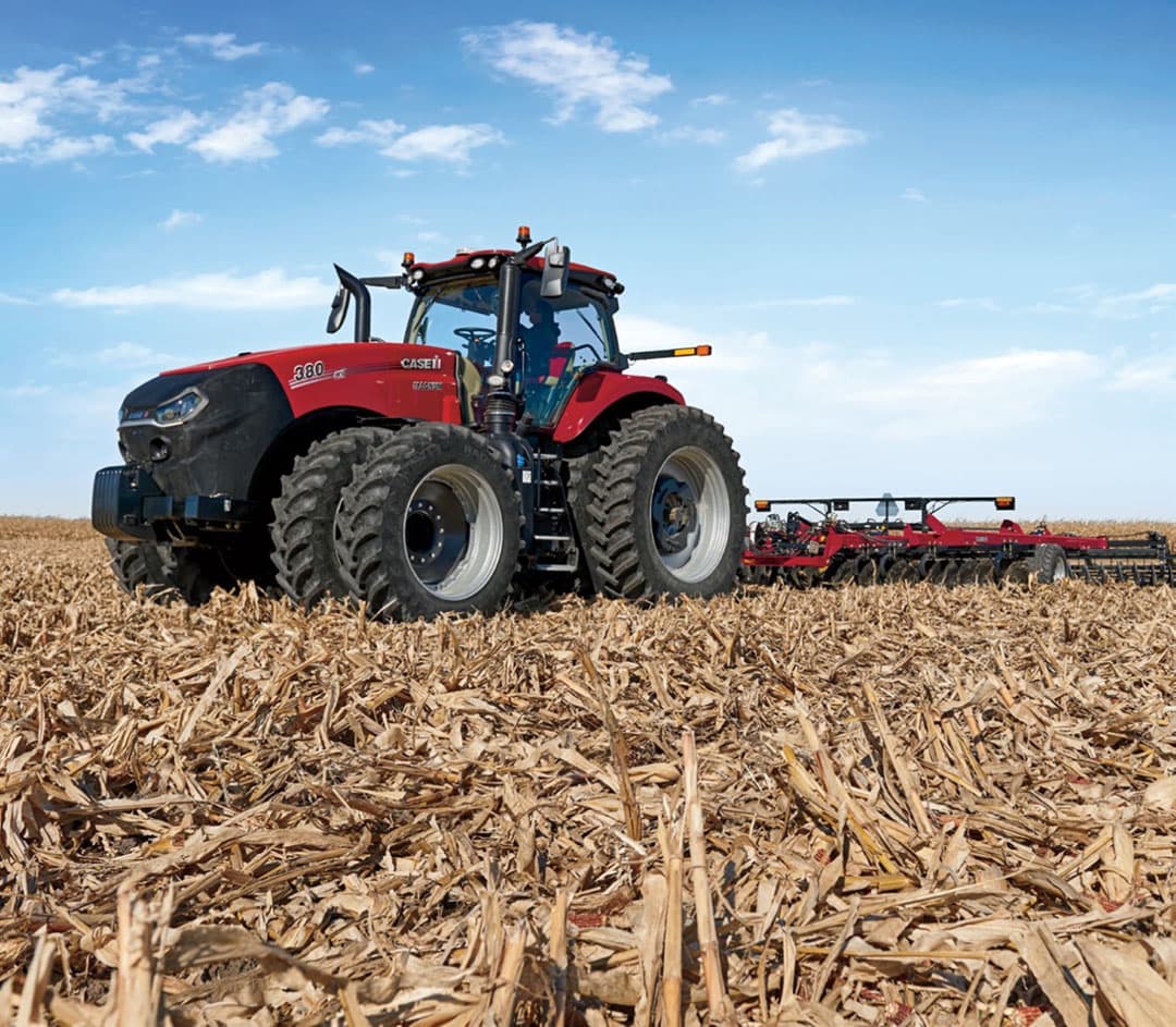 In Amerika lanceerde Case IH nu al de nieuwe Magnum-serie. Herkenbaar aan de nieuwe neus en de nieuwe cabine. Vermogens lopen op tot 435 pk (met boost). - Foto's: CNHi