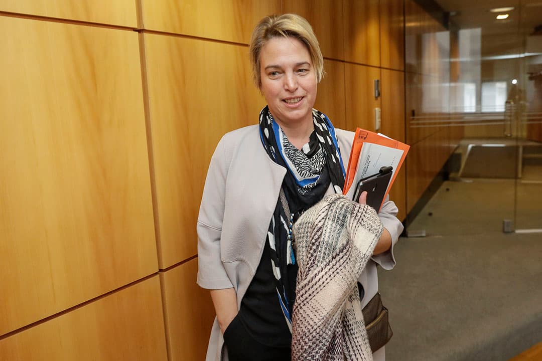 De Vlaamse minister van Landbouw, Natuur en Omgeving diende deze week haar ontslag in. Joke Schauvliege had onhandige uitspraken gedaan in het Belgische klimaatdebat op een boerenbijeenkomst. Ze wordt opgevolgd door haar partijgenoot Koen van den Heuvel. - Foto: AFP