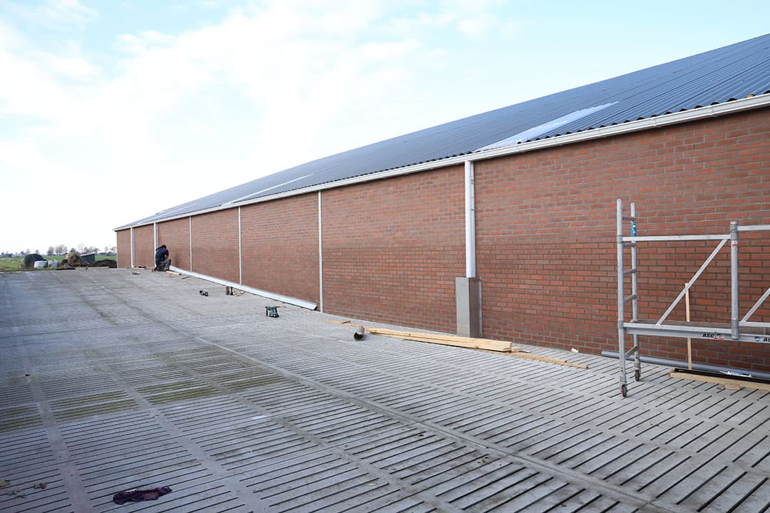 Een overzicht van het bedrijf van Klaas Mijnheer in Rouveen. Donderdag 20 december is er een open dag: https://www.agruniekrijnvallei.nl/agenda/open_dag_vleesvarkensstal_rouveen.aspx