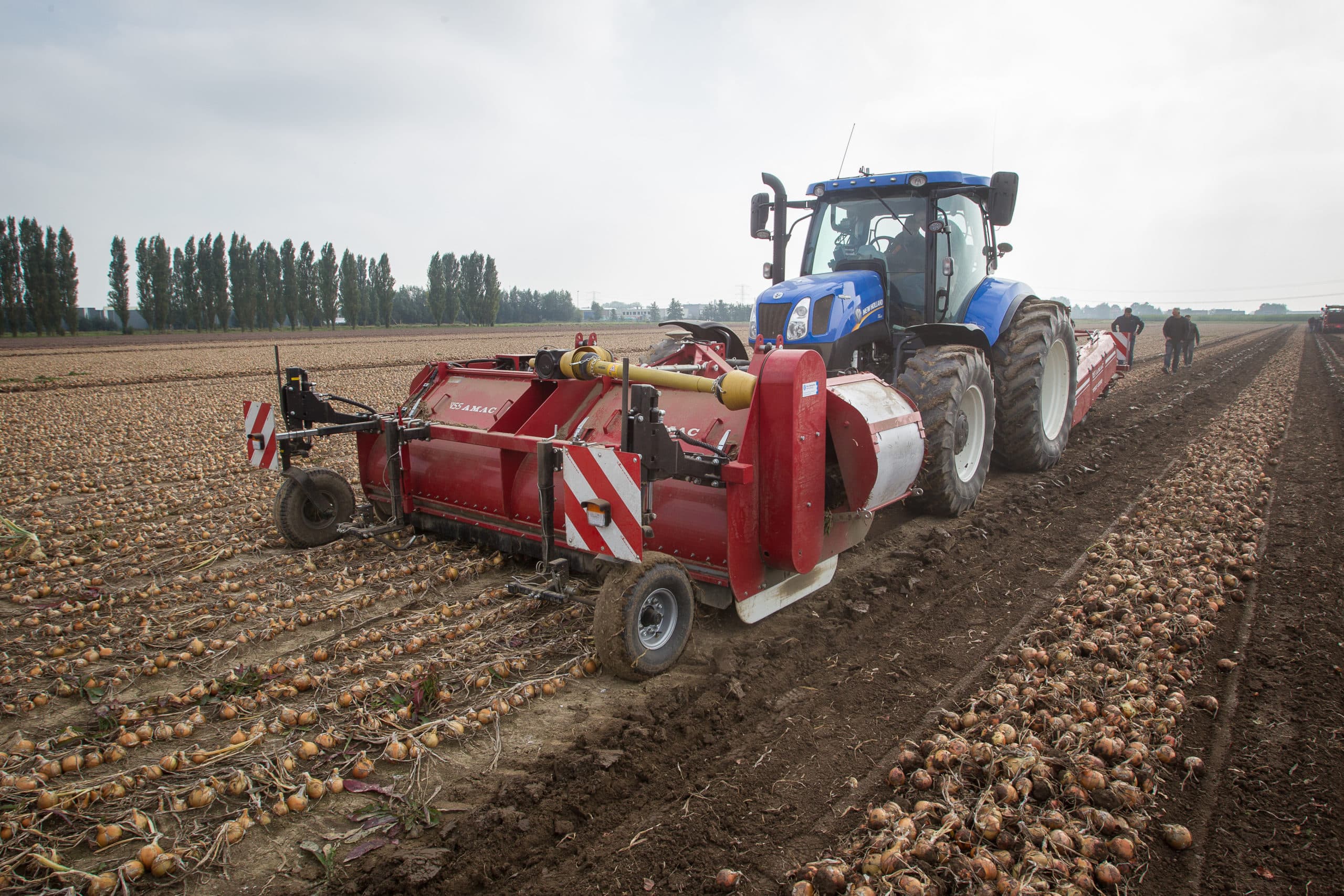 3 meter uien rooien kan nu ook met trekker