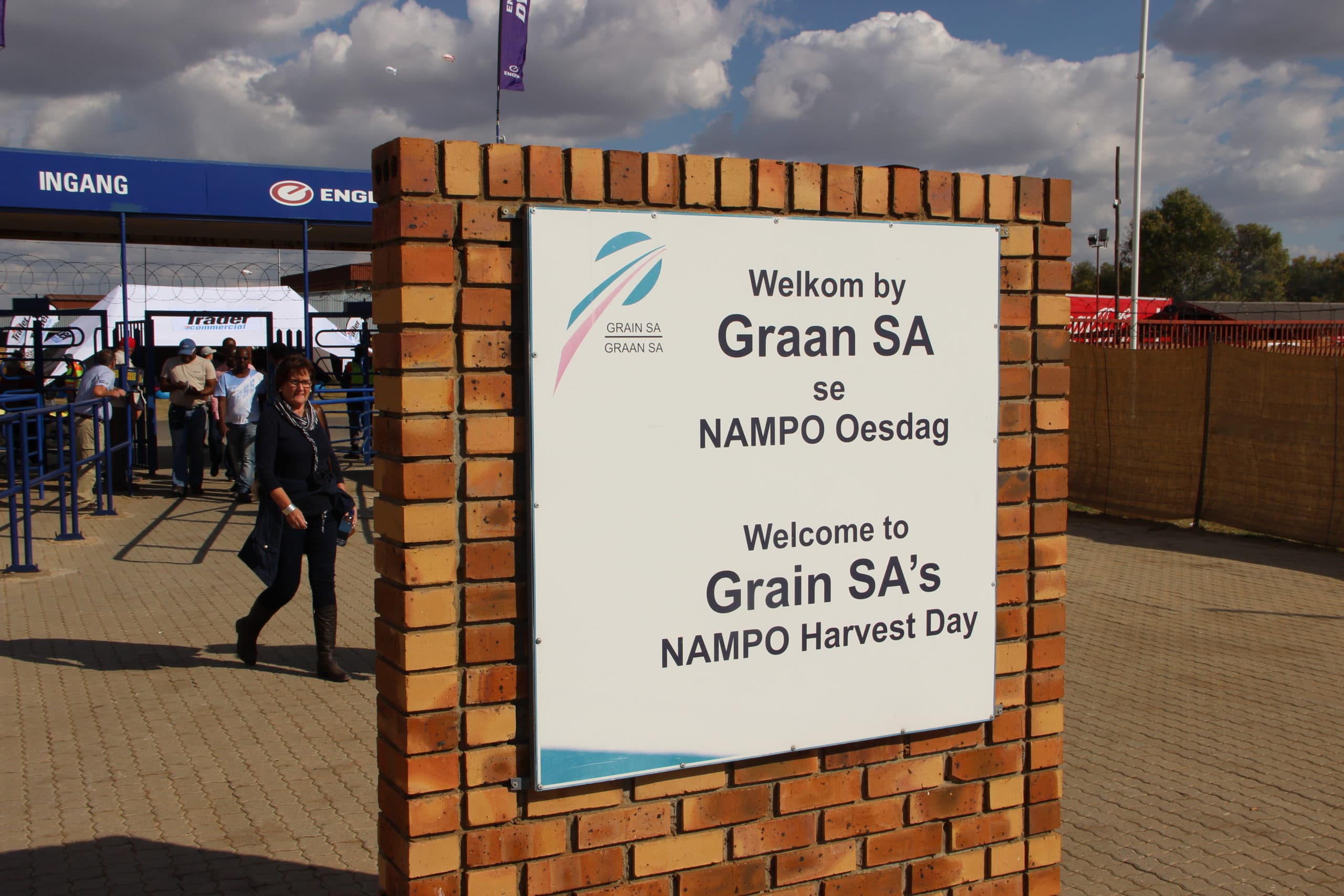 De Nampo Harvest Day s is het grootste landbouw evenement in Zuid Afrika. De buitenbeurs werd gehouden op 15 tot 18 mei in het plaatsje Bothaville in de Zuid-Afrikaanse provincie Vrijstaat. Aan de Nampo is te zien dat de Zuid Afrikaanse landbouw bloeit. De beurs begon 18 jaar geleden met 50.000 bezoekers. Nu zijn het er al meer dan 75000 en het aantal exposanten klom gestaagd op tot 700.