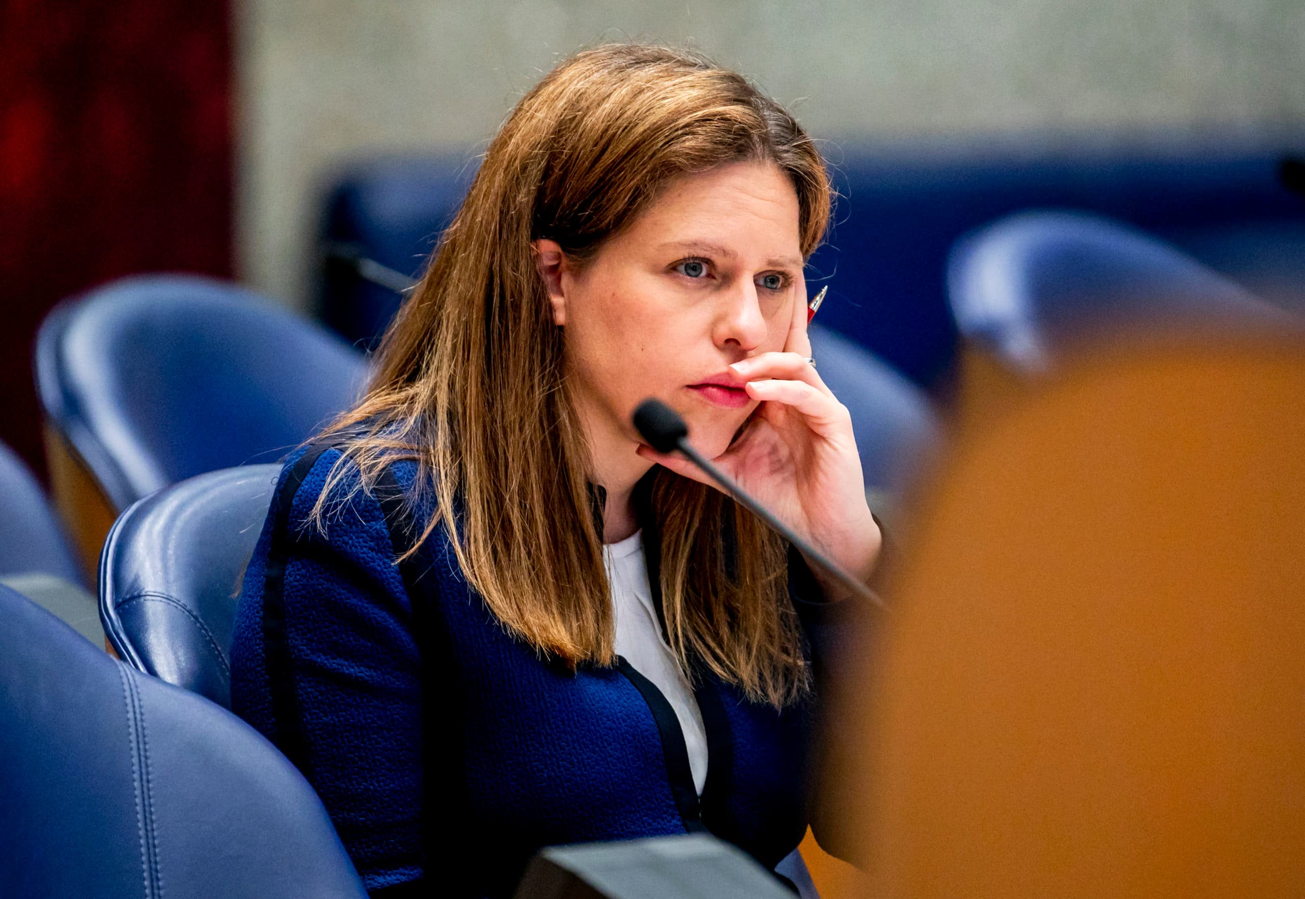 DEN HAAG - Carola Schouten, minister van Landbouw, Natuur en Voedselkwaliteit, in de Tweede Kamer tijdens het debat over misstanden in varkensstallen. ANP REMKO DE WAAL