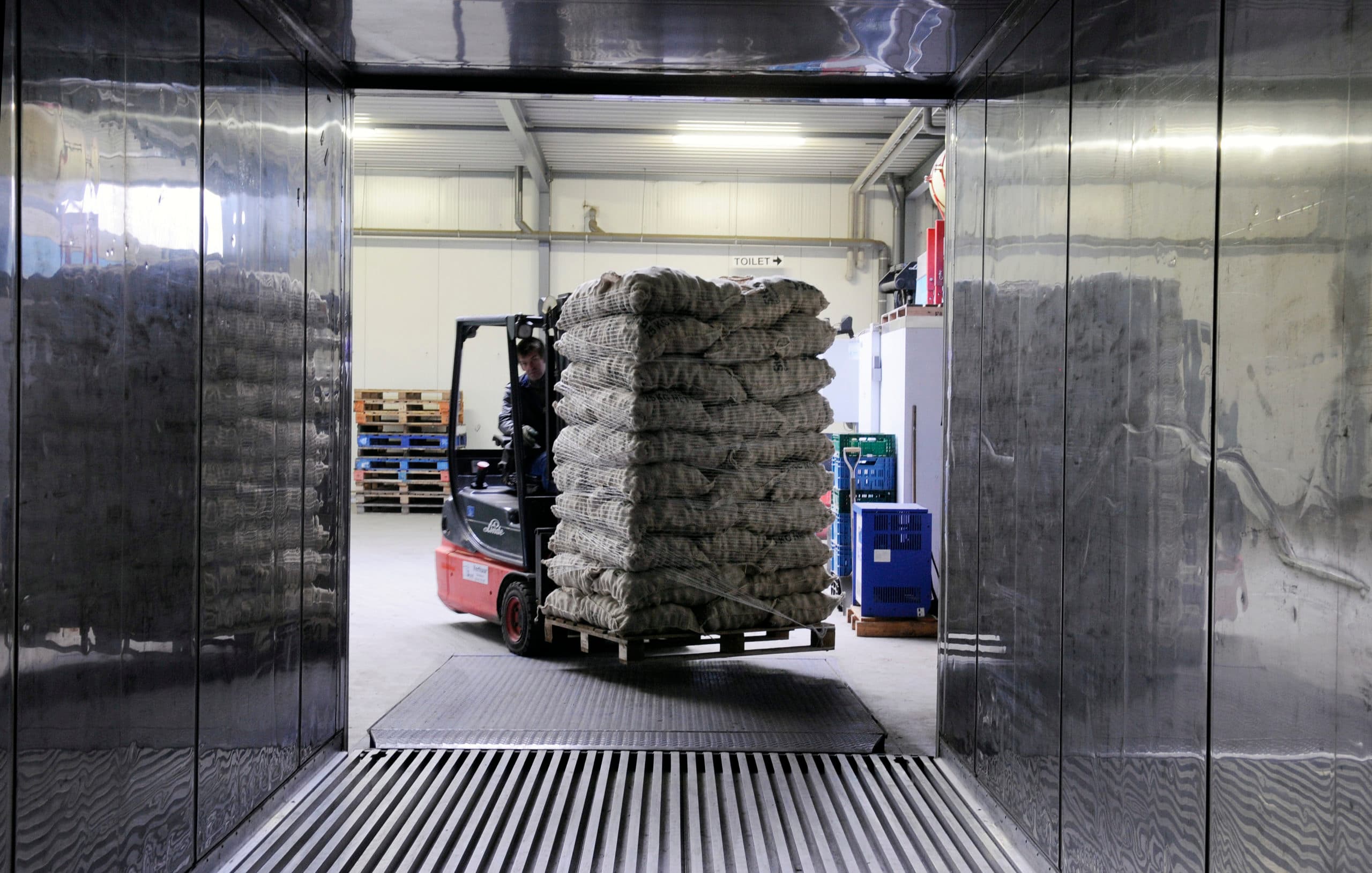 Reed Business Informatie T.a.v. Red Boerderij. V.O.F. A.S. de Boer en ZN aardappelteler.