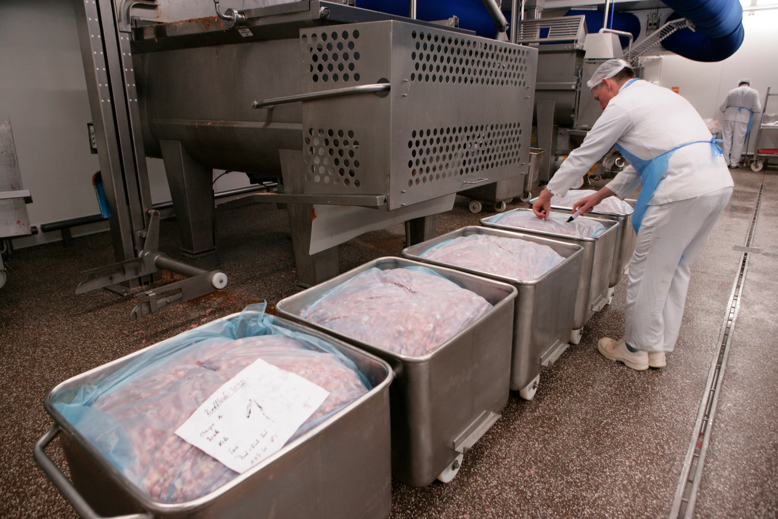 De Nederlandse fabrikant Mekkafood produceert snacks van halal vlees. - Foto: Michel Zoeter