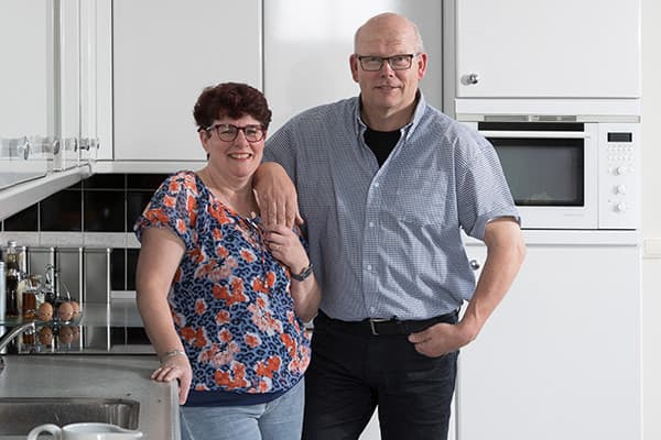 Claudy (54) en Wily (54) Erinkveld wonen in Geesteren (Gld.) Met hun zoon Dennis hebben ze een v.o.f. met 80 melkkoeien en een melktap en beleefboerderij waarmee ze allerlei activiteiten aanbieden. www.demelktap.nl