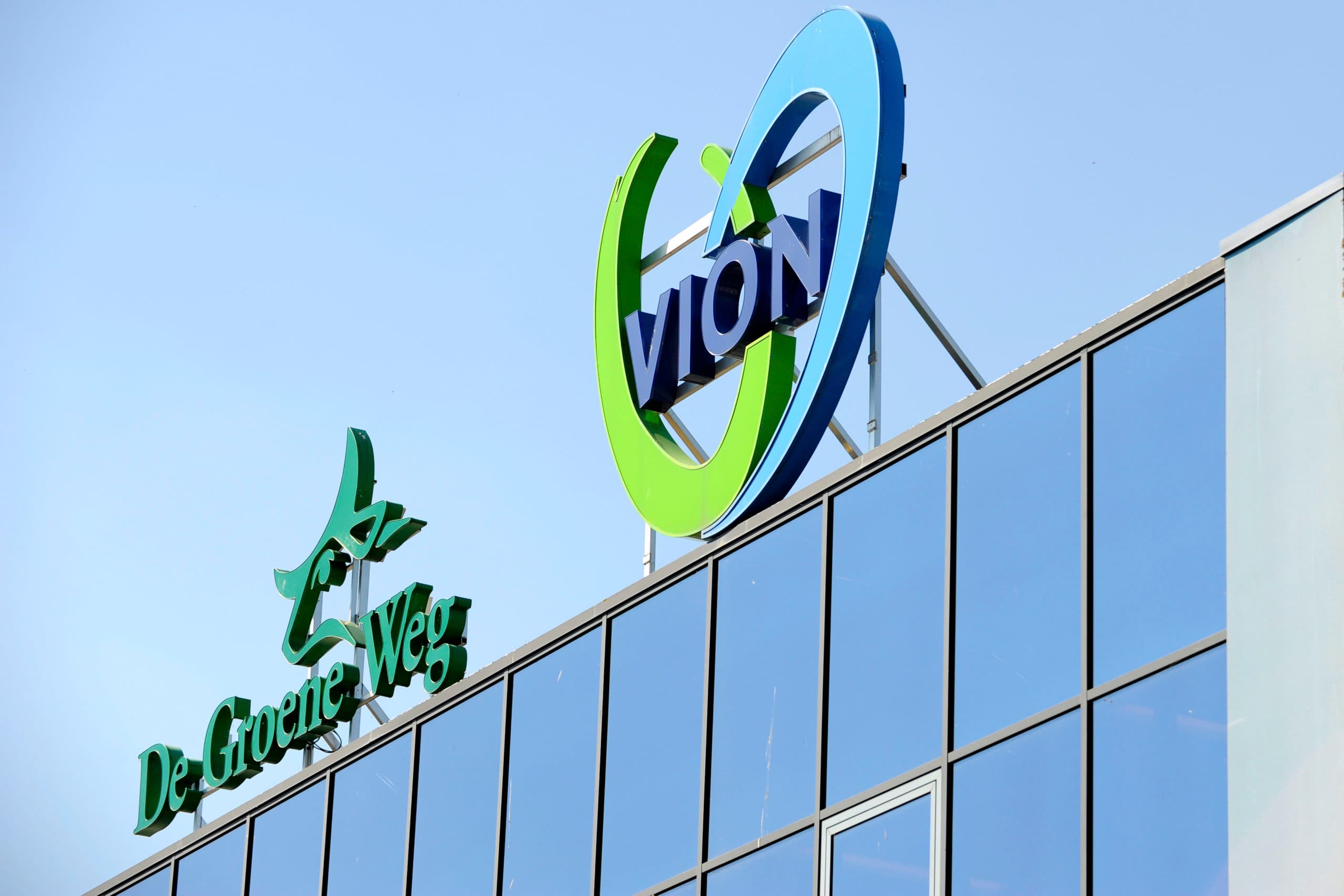 GROENLO - Vleesleverancier VION sjoemelt met duurzaam vlees. Volgens het tv-programma Zembla zou de grote vleesleverancier dagelijks gewoon vlees verpakken als duurder vlees met het keurmerk 'Beter Leven Vlees'. ANP PIROSCHKA VAN DE WOUW