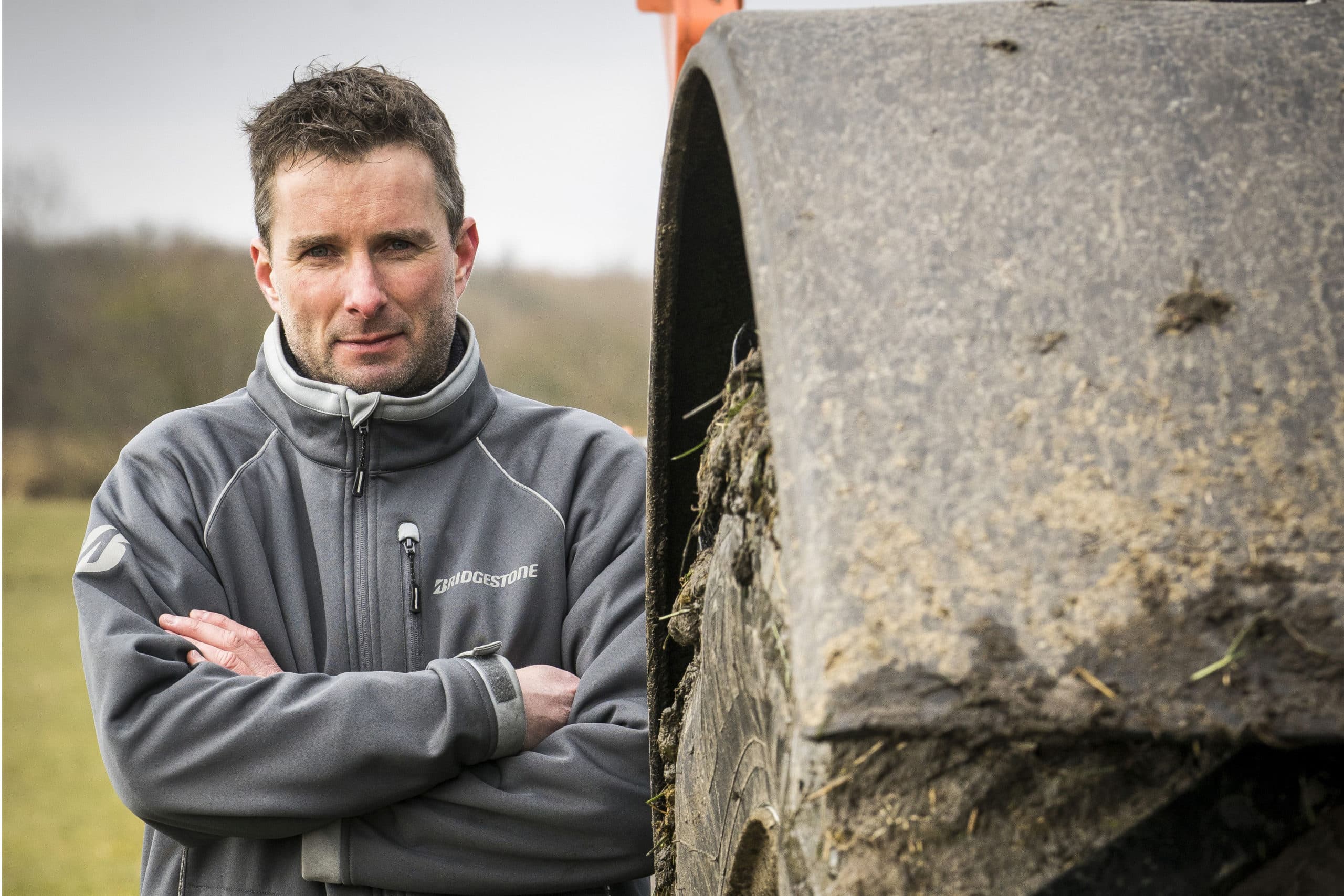 Tonnis van der Veen:  Waar ik echt van baal, is dat de verkoop van een band nog altijd de sluitpost is. Ik vind dat onbegrijpelijk en tegelijk verbazingwekkend. De trekkerverkopers zouden er goed aan doen om ons eerder bij de verkoop te betrekken, óf het aan ons over te laten, óf om zelf het bandenvak te leren." - Foto: Jan Willem van Vliet