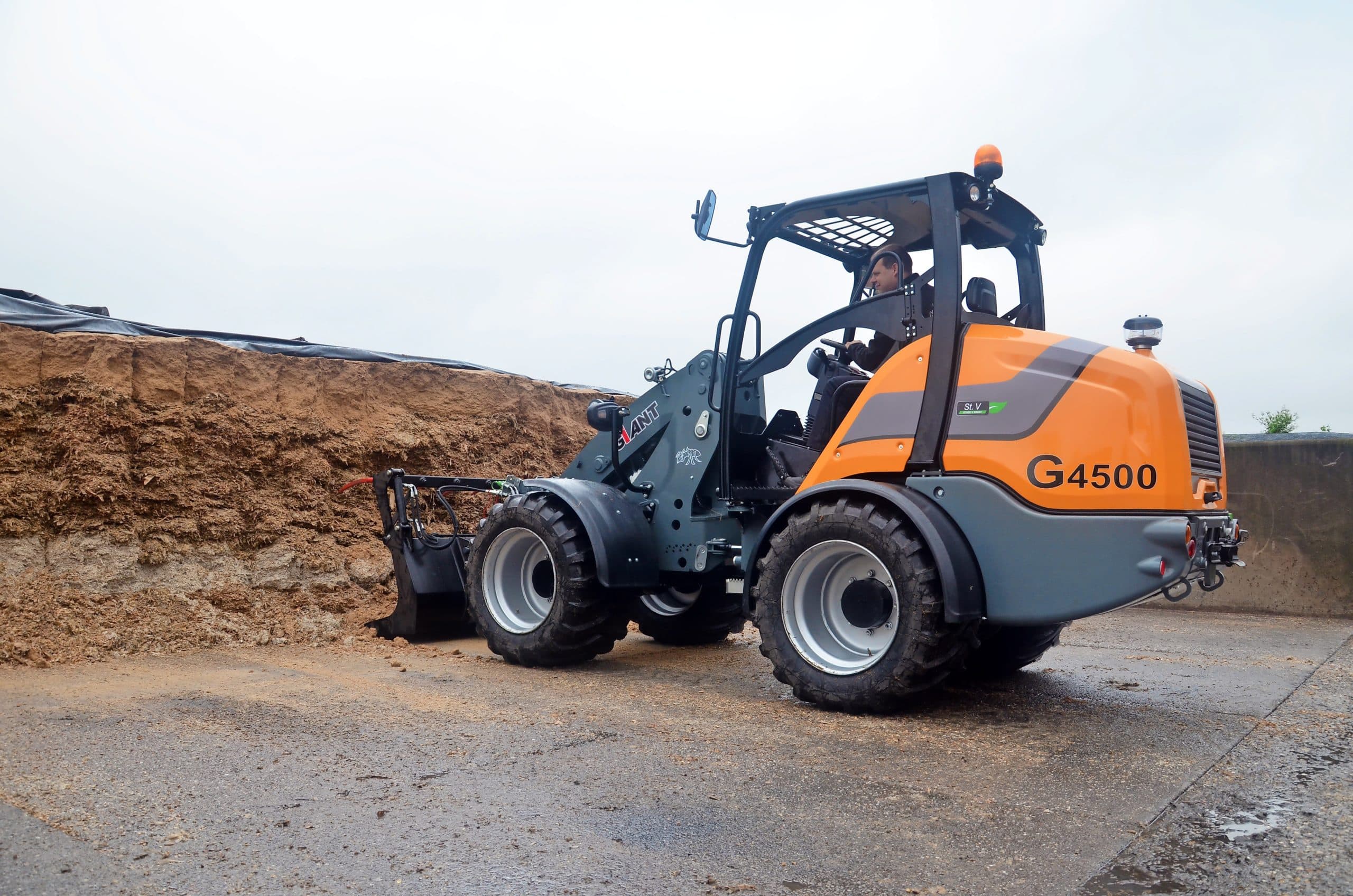 Keuze uit twee verschillende Kubota-motoren én een extra sterke giek aan deze nieuwe Giant compactshovel. Foto: Tobroco