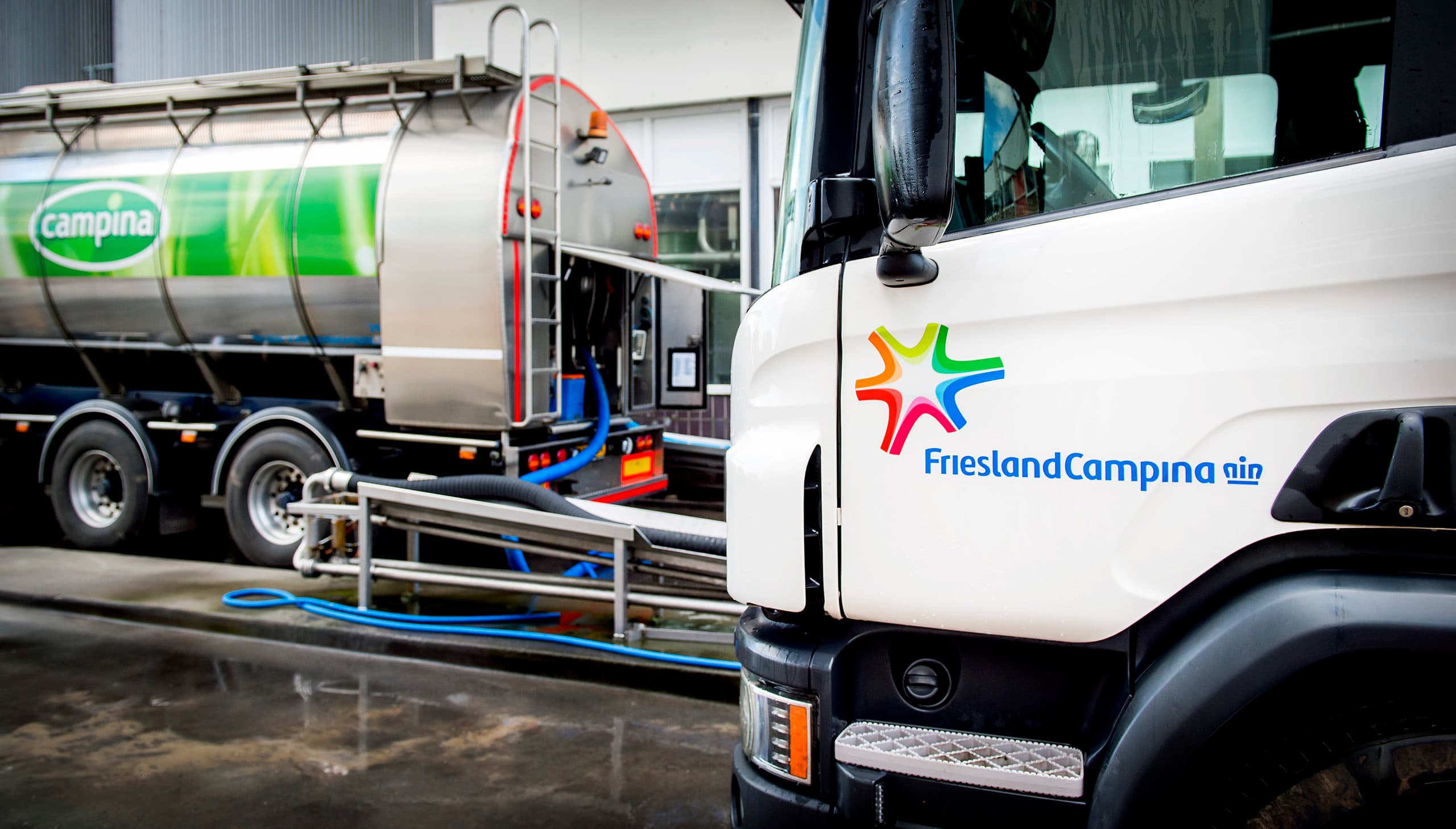 WORKUM - De kaasfabriek van FrieslandCampina in Workum. ANP XTRA KOEN VAN WEEL