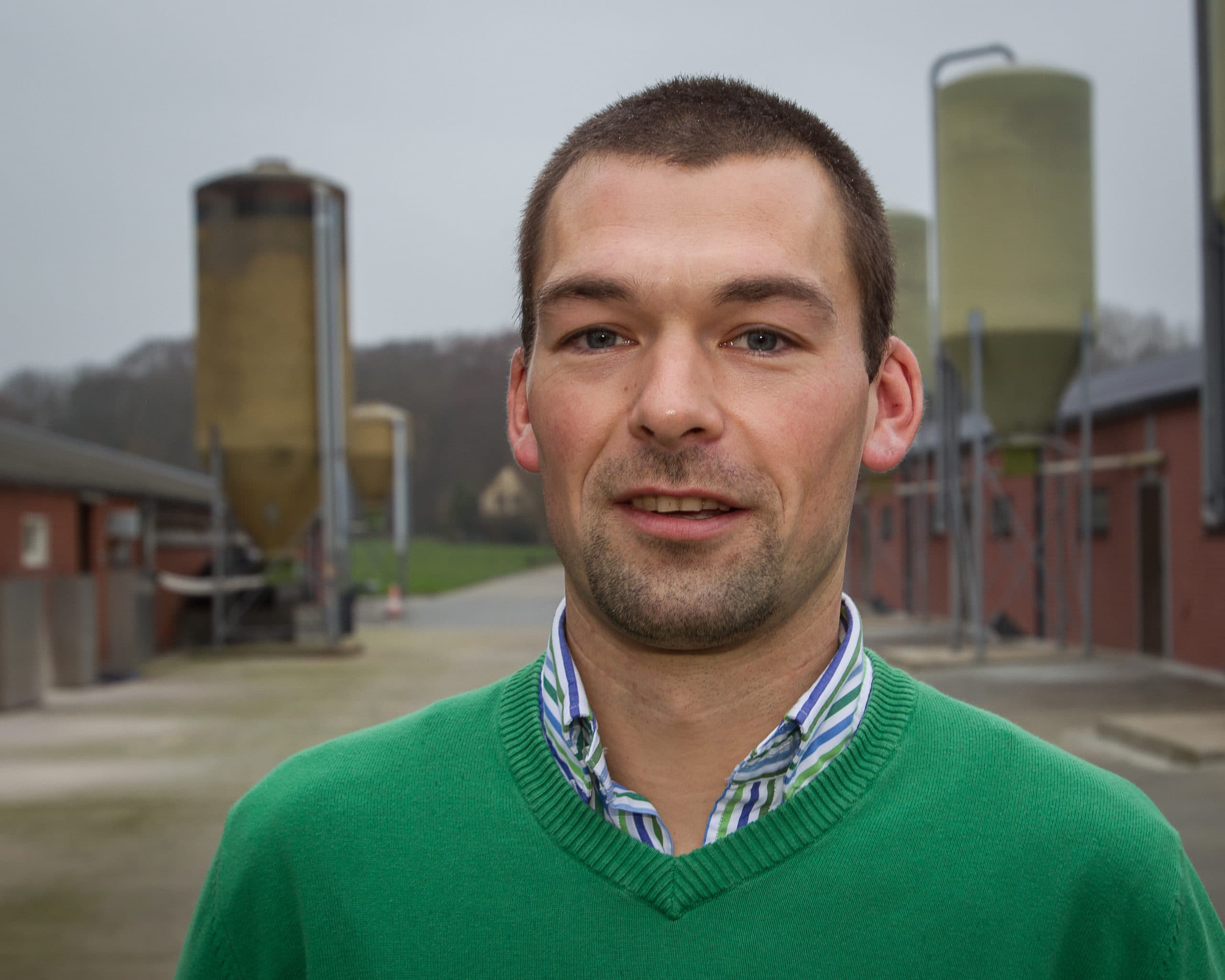 Varkenshouder Bart Vergot in Zedelgem - Foto: Peter Roek