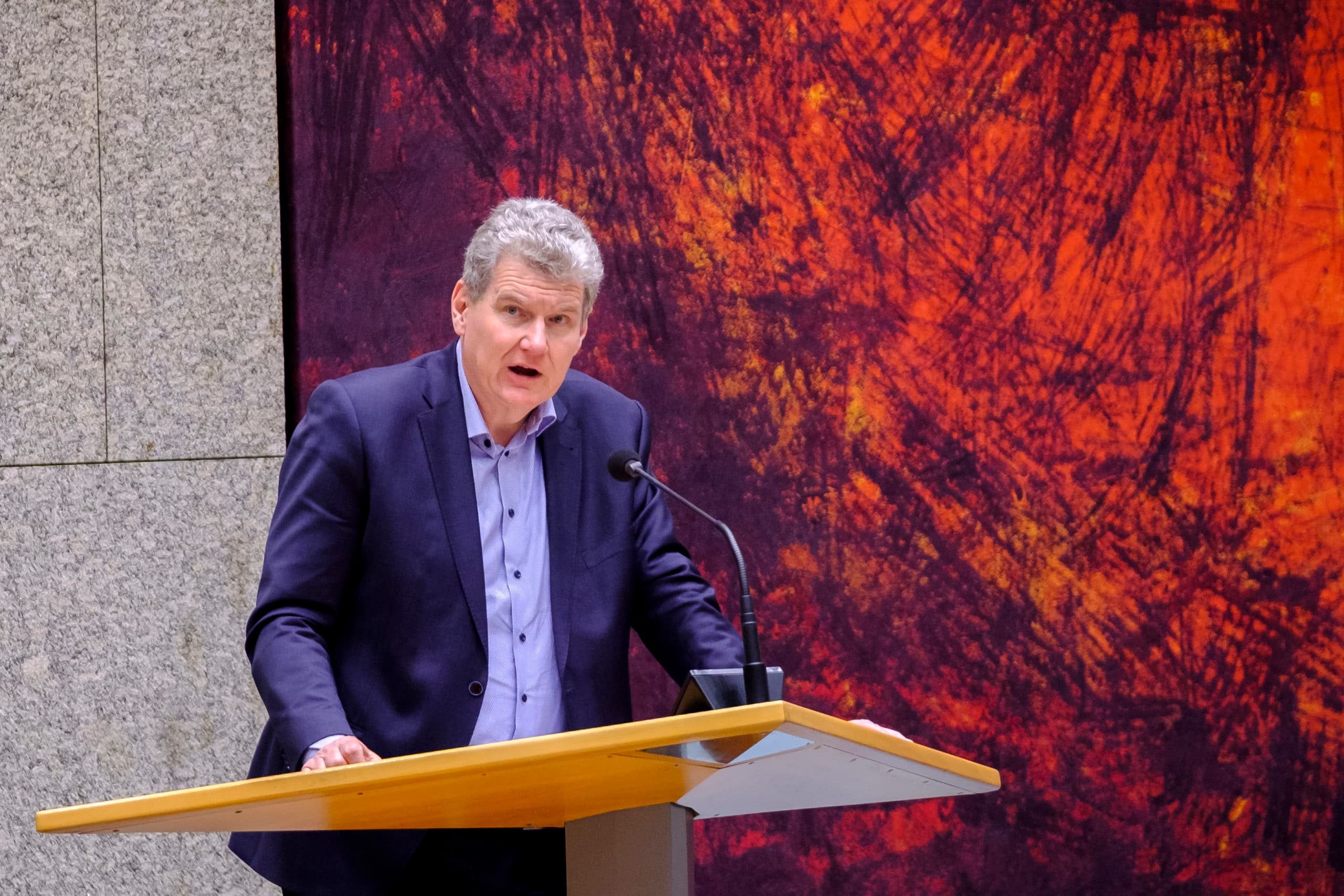 PvdA-landbouwwoordvoer William Moorlag aan het woord in de Tweede Kamer. - Foto: Roel Dijkstra