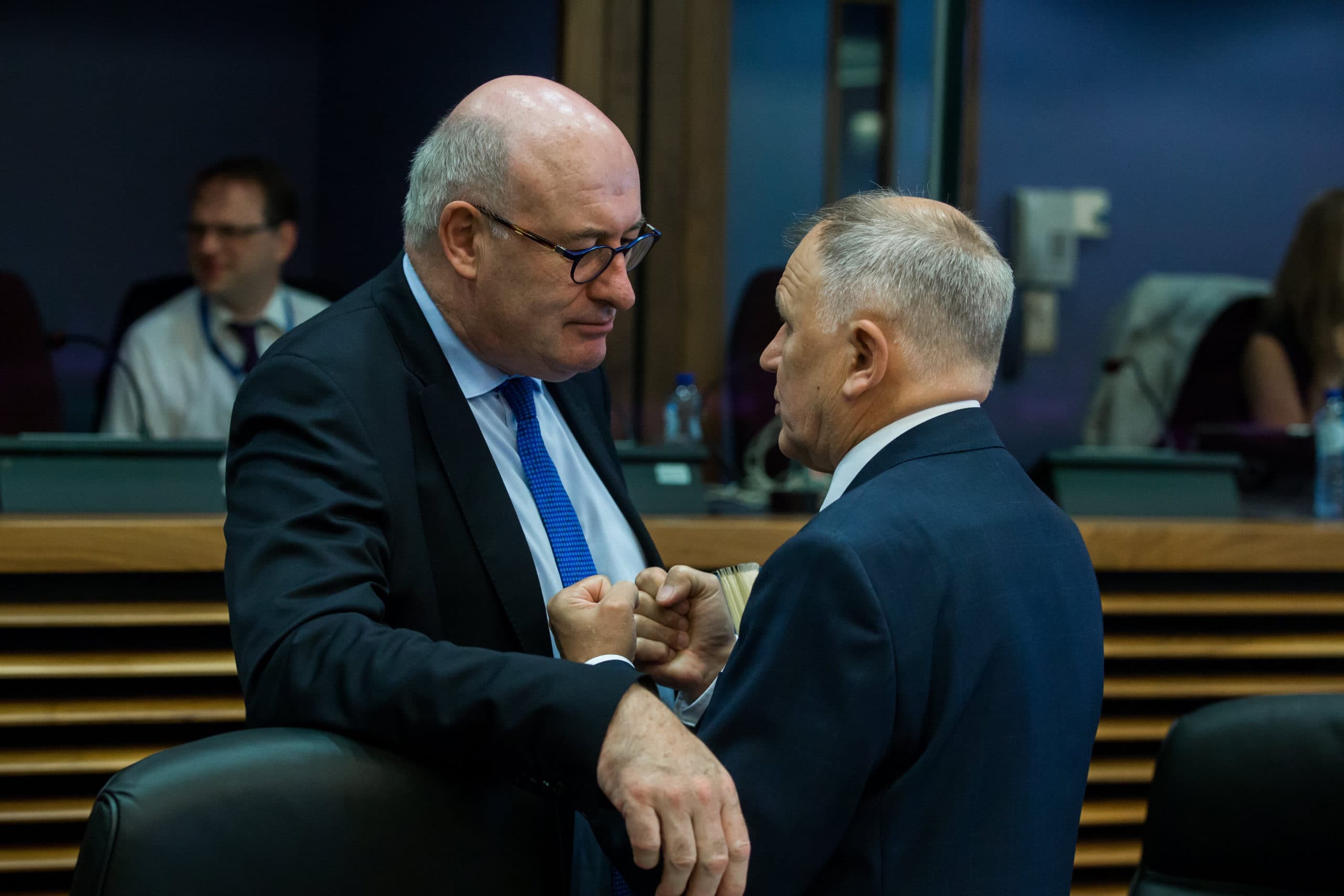 Vytenis Andriukaitis en Phil Hogan - Foto: EPA