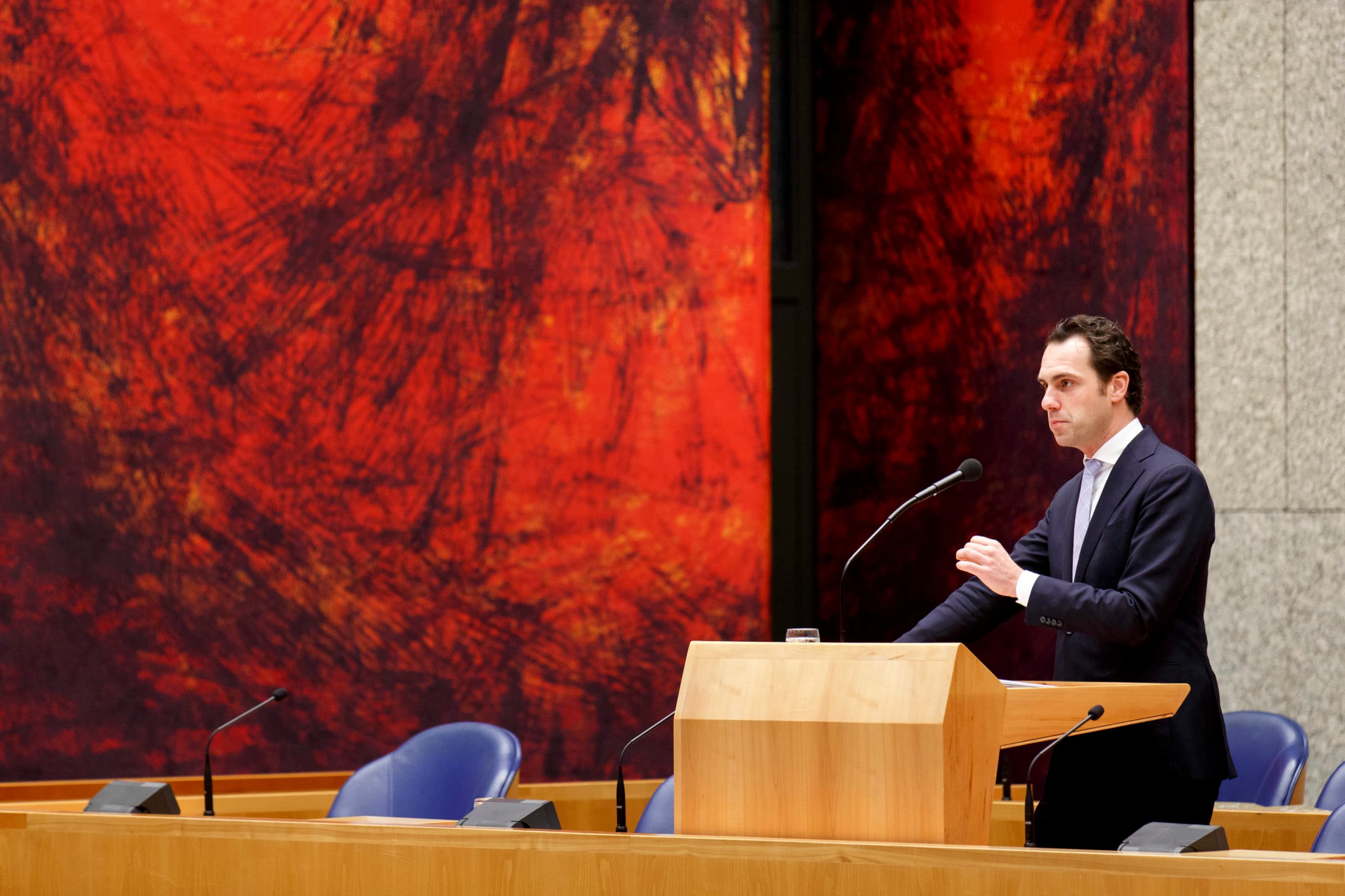 Staatssecretaris Martijn van Dam (EZ) in de Tweede Kamer. Het betreft hier overigens een eerder gemaakt beeld. - Foto: Roel Dijkstra