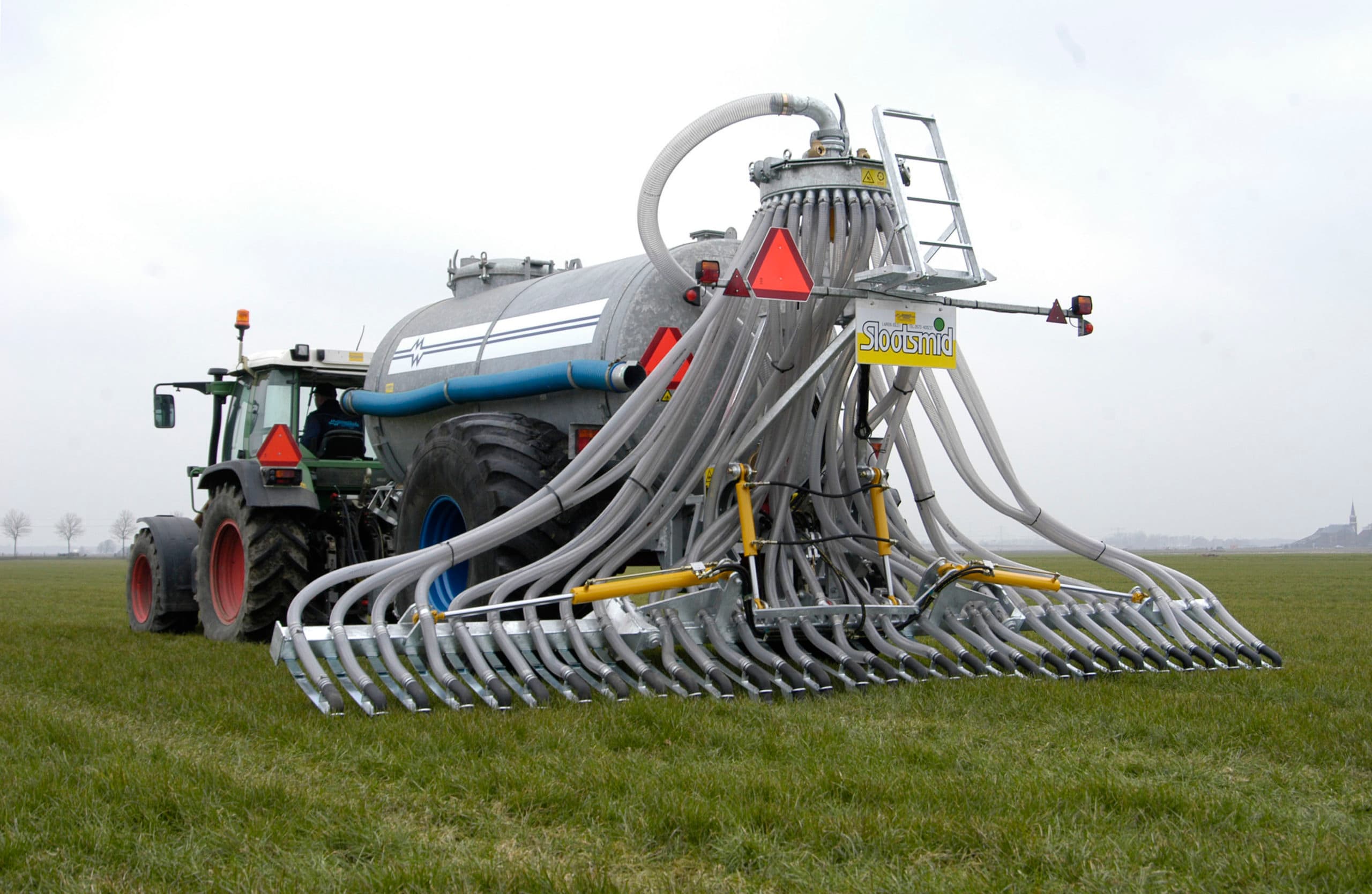 Graslandbemesting met een sleepvoet. - Foto: Penn Communicatie