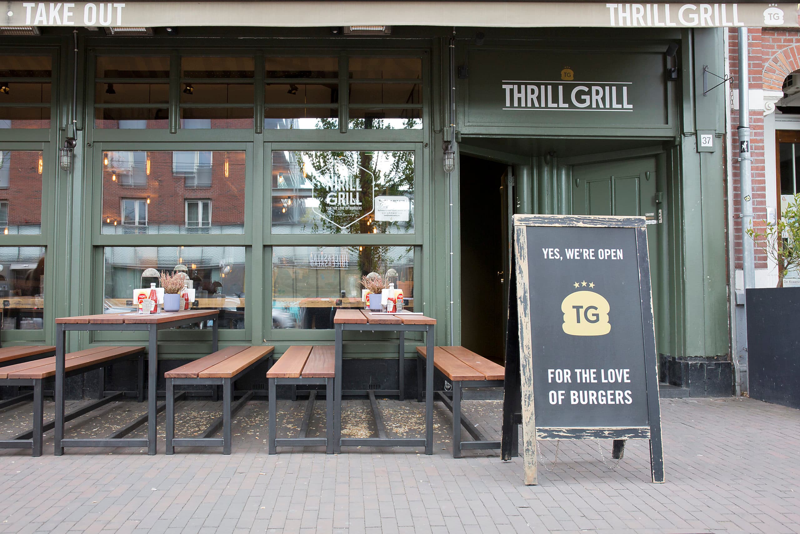 Restaurantketen Thrill Grill werkt voor haar burgers alleen met vlees van Hollandse melkkoeien die weidegang hebben gehad. - Foto: DOC Dairy Partners