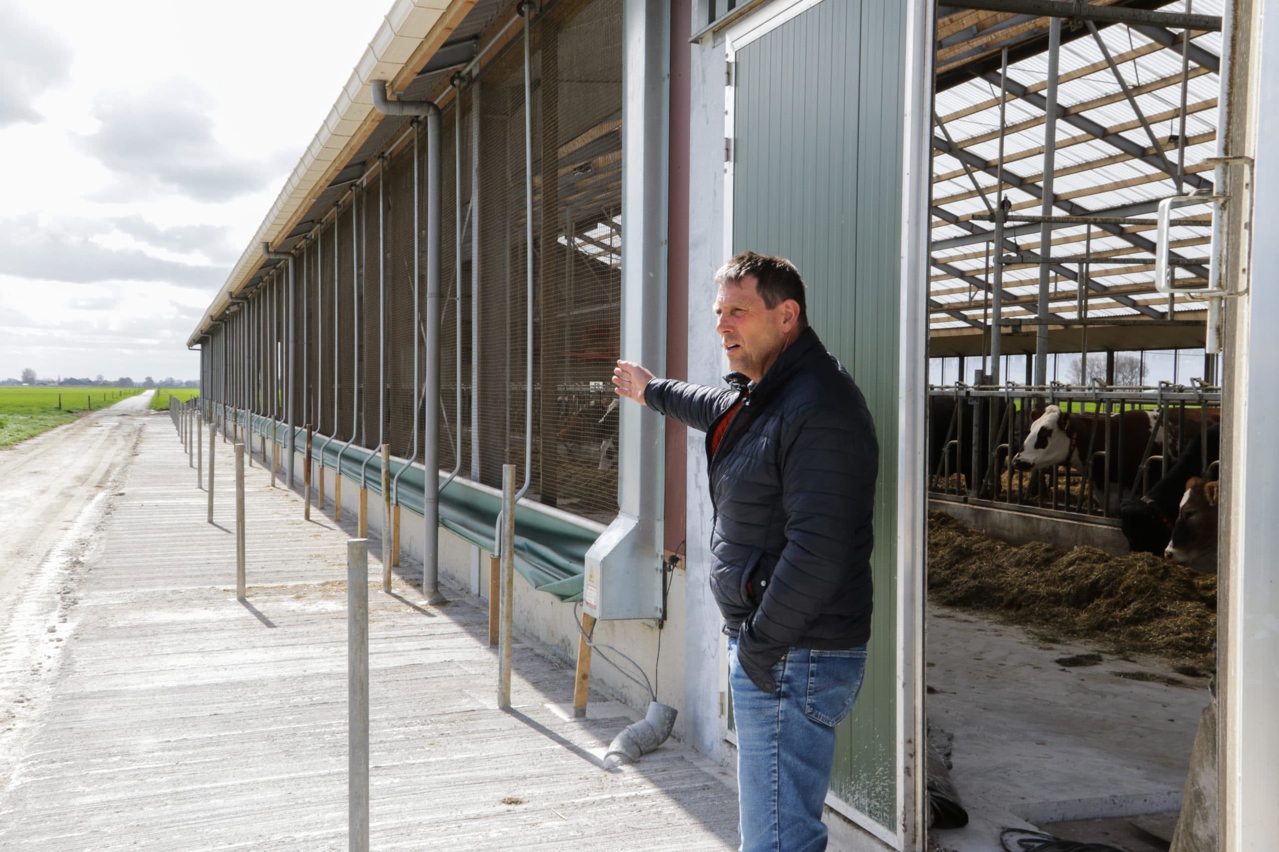 Stedum  13-04-2017      opdr.nr.: 404423Pieter Berend Slager Maatschap de Heemen vrijloopstalfoto:Jan Willem van Vliet