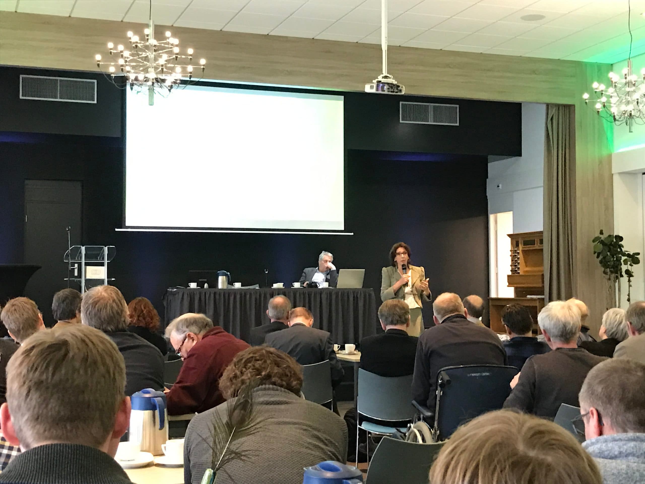 Waar moet het naartoe met het pachtdossier? De landbouwwoordvoerders van verschillende politieke hebben hier geen duidelijk antwoord op. Dit bleek tijdens de jaarvergadering van de Bond van Landpachters (BLHB). Foto: Martijn ter Horst