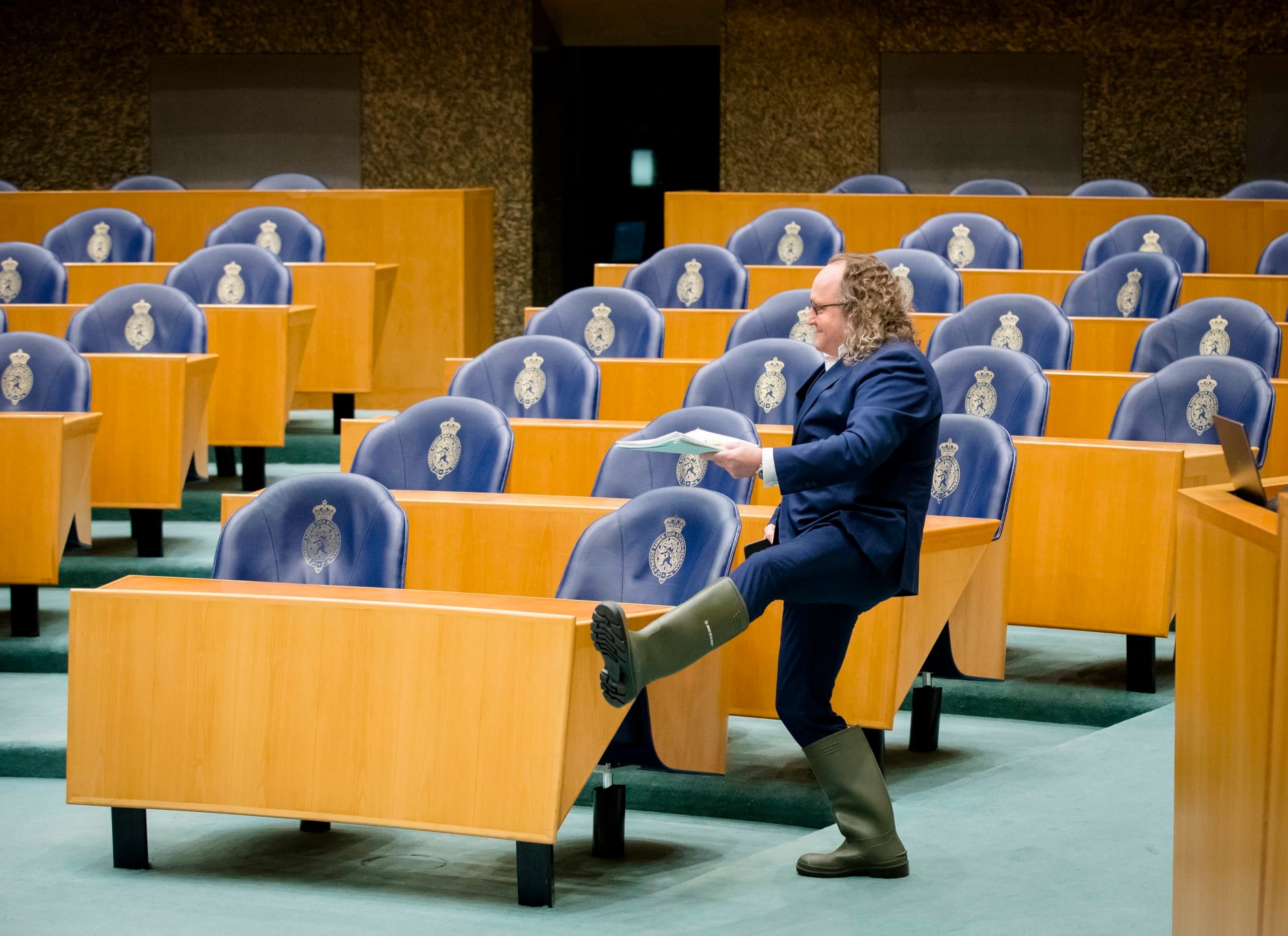 PVV-Kamerlid Dion Graus is tegen verplichte weidegang, maar wel voor het stimuleren ervan. Foto: ANP