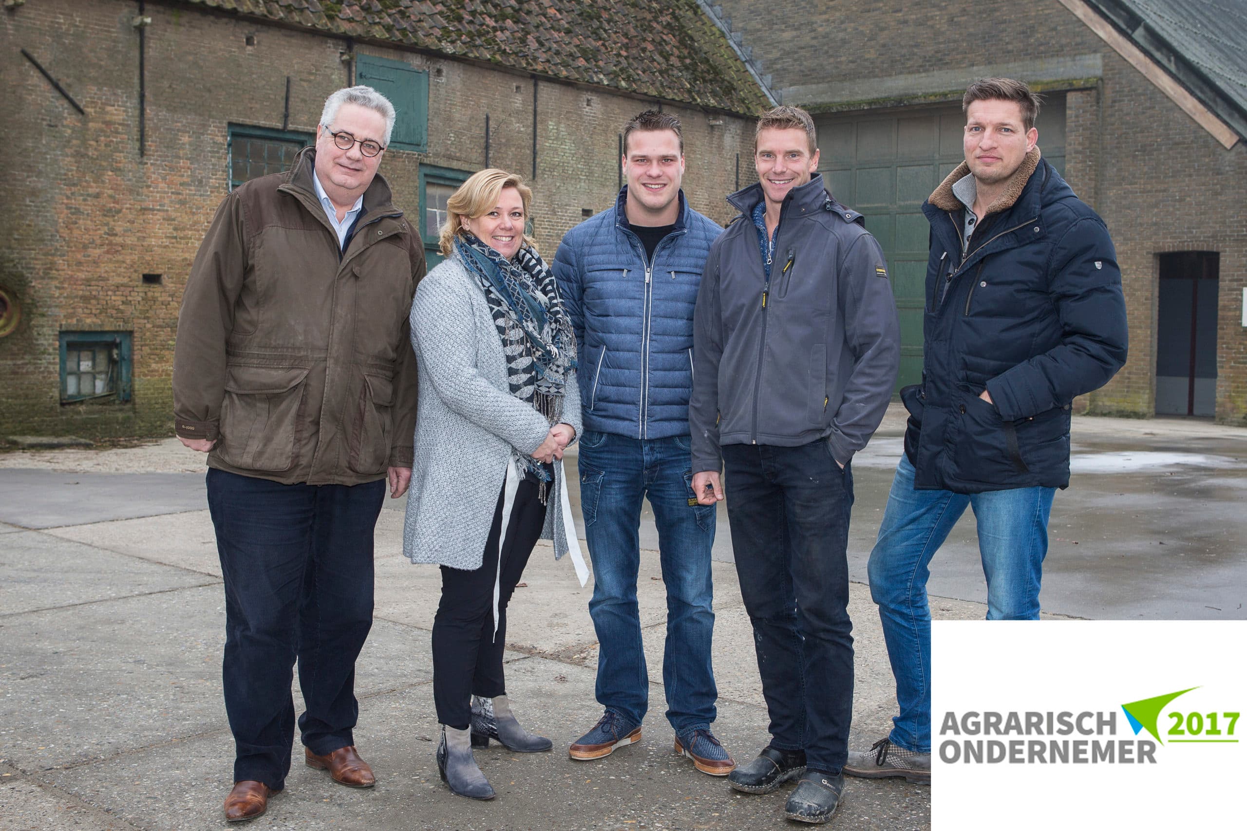 V.l.n.r. Dick de Bruijne, Marianne Visser, Duco Verhoeven, Leon Noordam en Dik Kruijthoff vormen samen Novifarm. Foto: Peter Roek