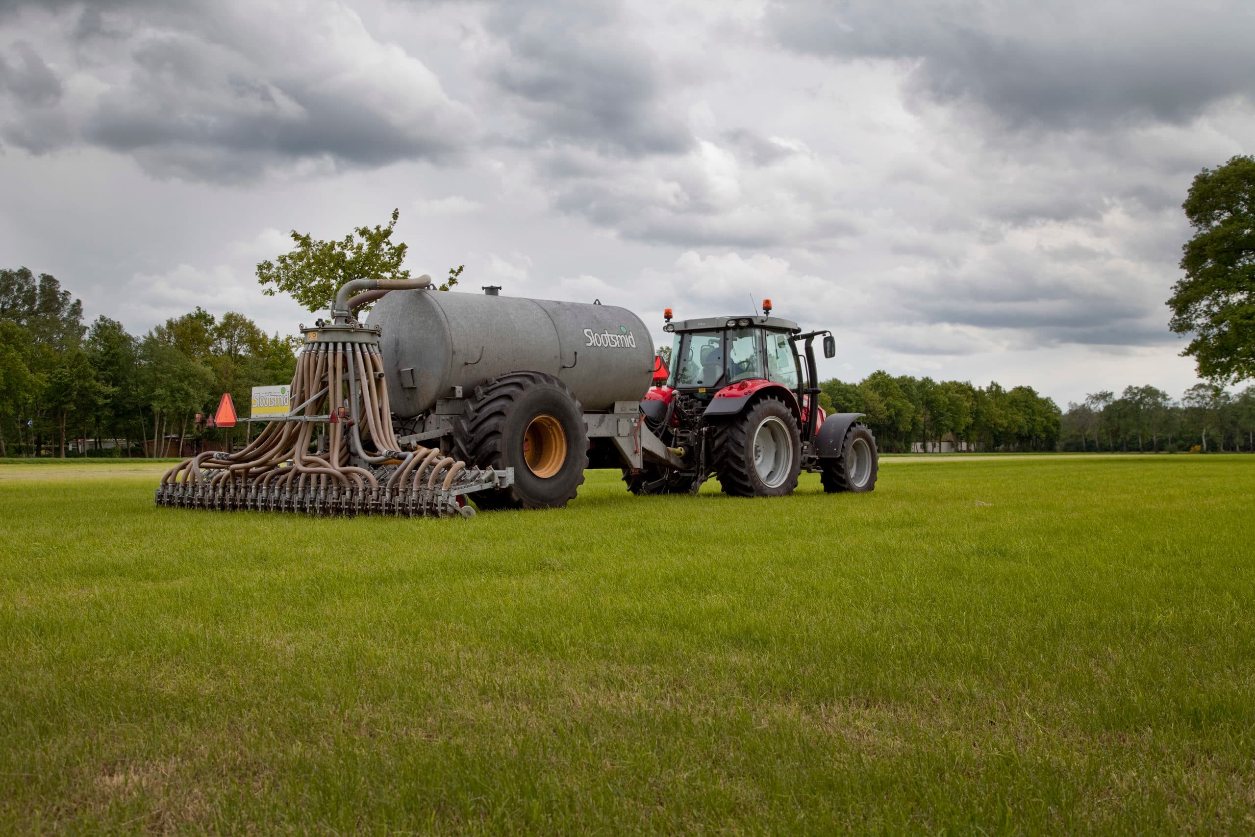 Bemesting van grasland. - Foto: Jan Willem Schouten