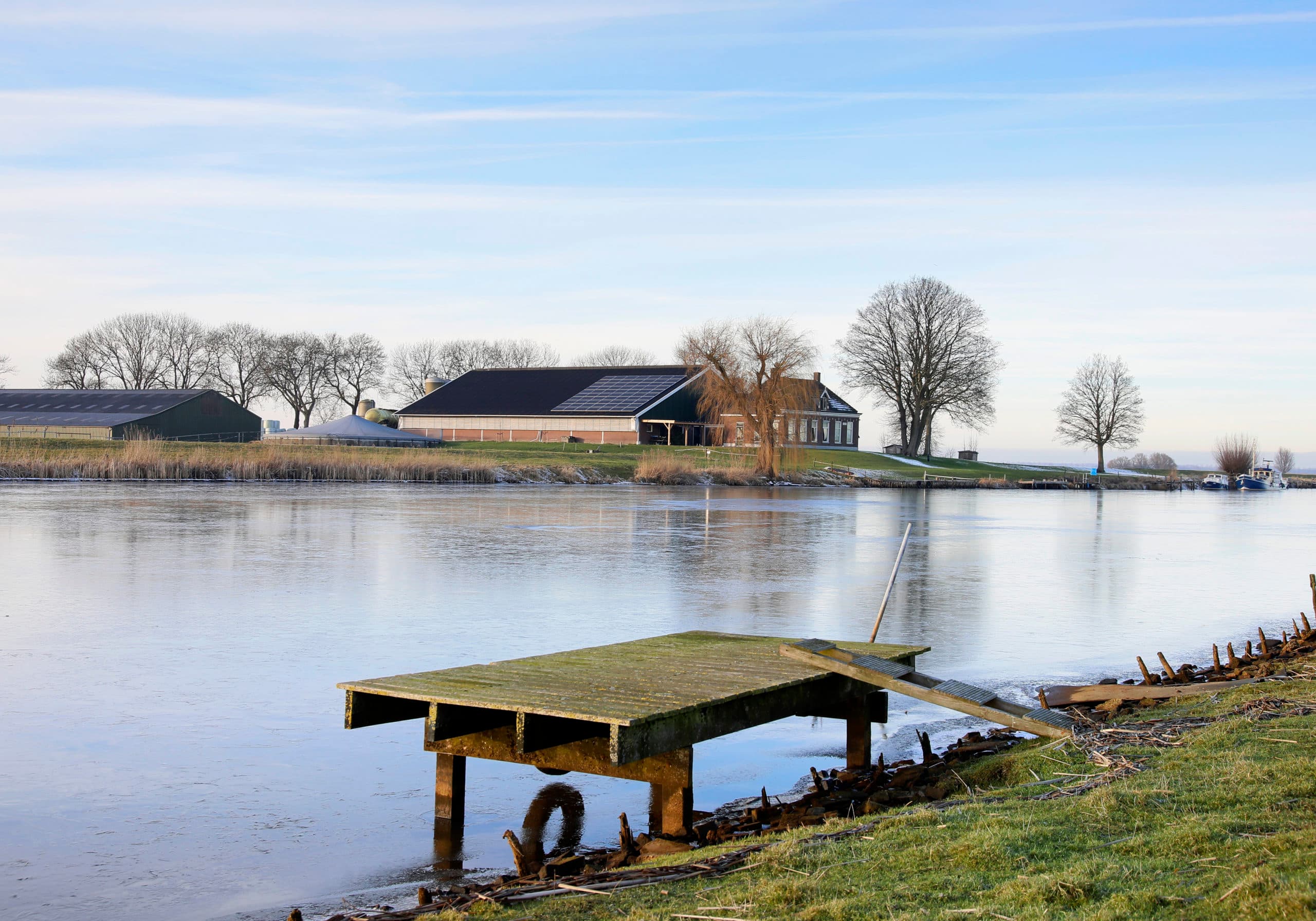 Voor pachtbedrijven zijn de financieringskosten bij investeringen hoger dan bij eigendomsbedrijven. Het op tijd vervangen van stallen is dan lastig. Foto: Ruud Ploeg