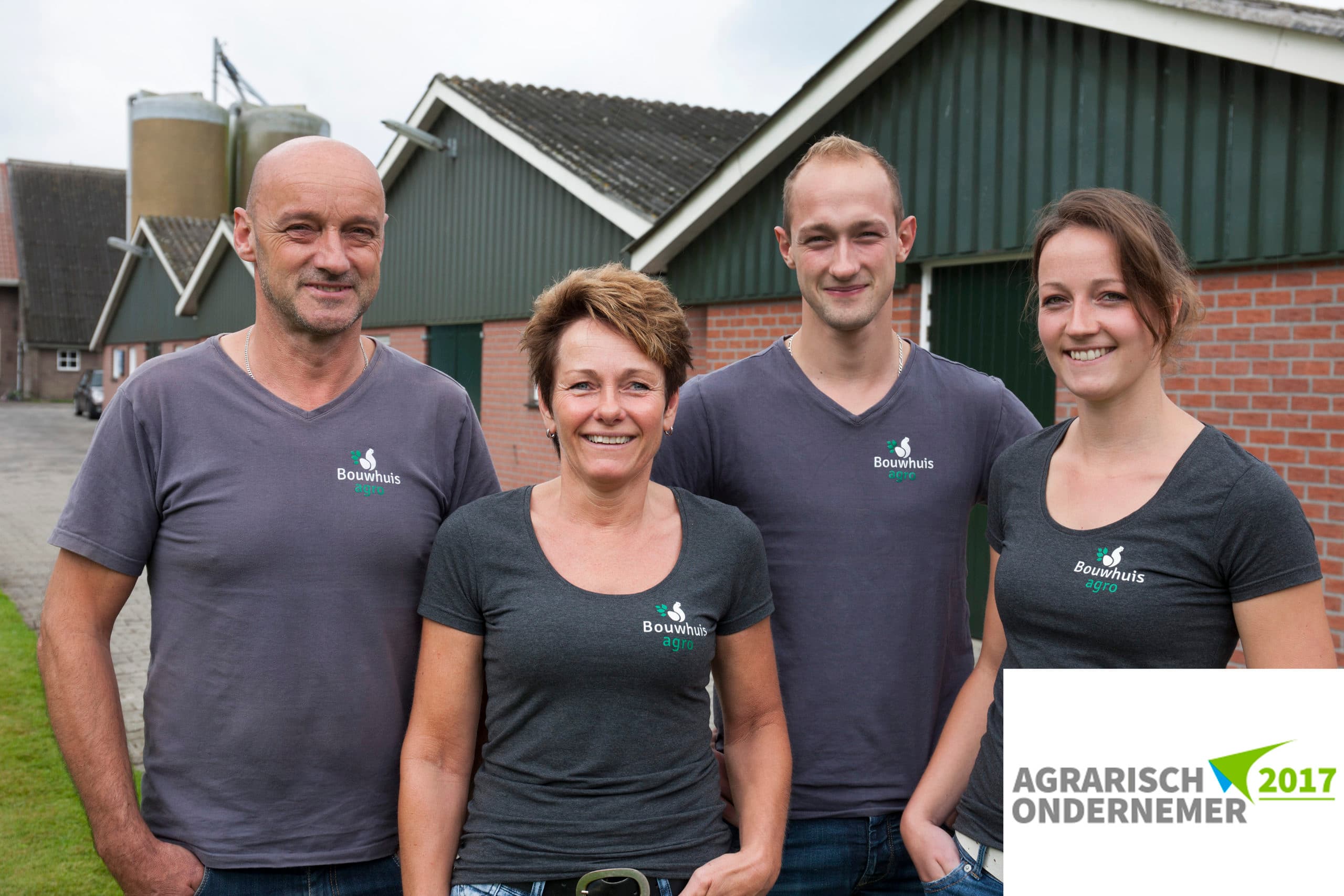 V.l.nr. Johan en Rianne Bouwhuis en hun twee kinderen Erik en Mirjam van Bouwhuis Agro. Foto: Hans Banus