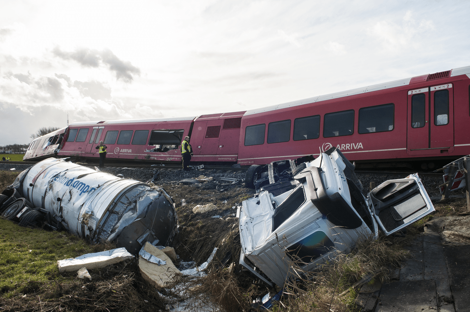 Aan de beruchte Voslaan is vanmorgen een trein tegen een melkwagen gebotst - Foto: ANP